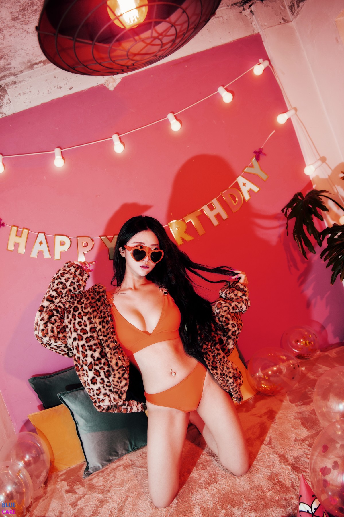 xgyw.top_[Bluecake]Bomi-Happy Bomiday主题私房性感白色情趣内衣秀完美身材诱惑写真95P
