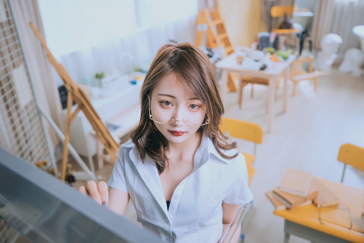 xgyw.top_萝莉美女神楽板真冬百合教室主题教室里师生情主题性感白T配黑丝袜诱惑写真150P