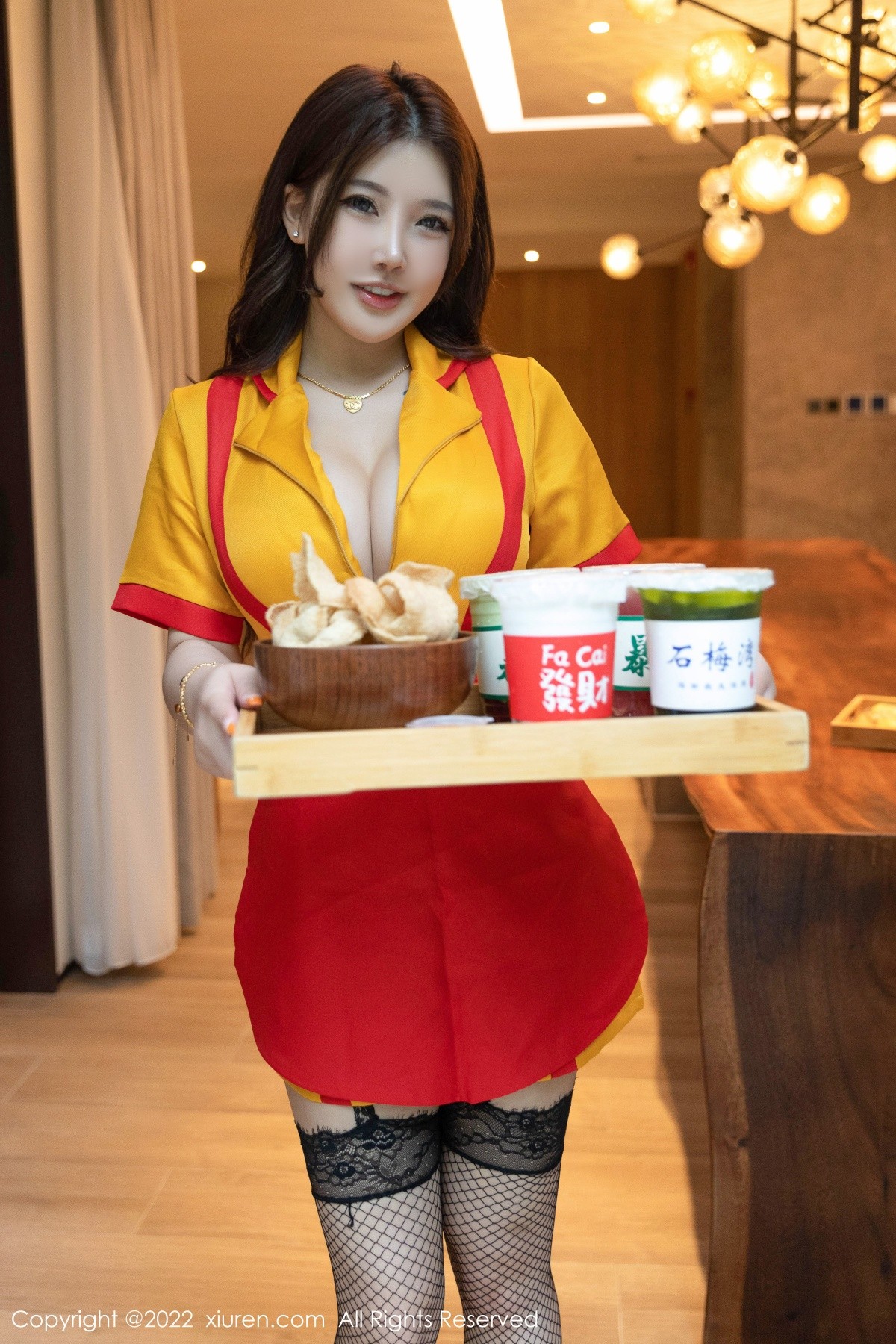 xgyw.top_XiuRen第5509期_模特小海臀Rena海南旅拍服务员制服秀丰满身材撩人诱惑写真56P