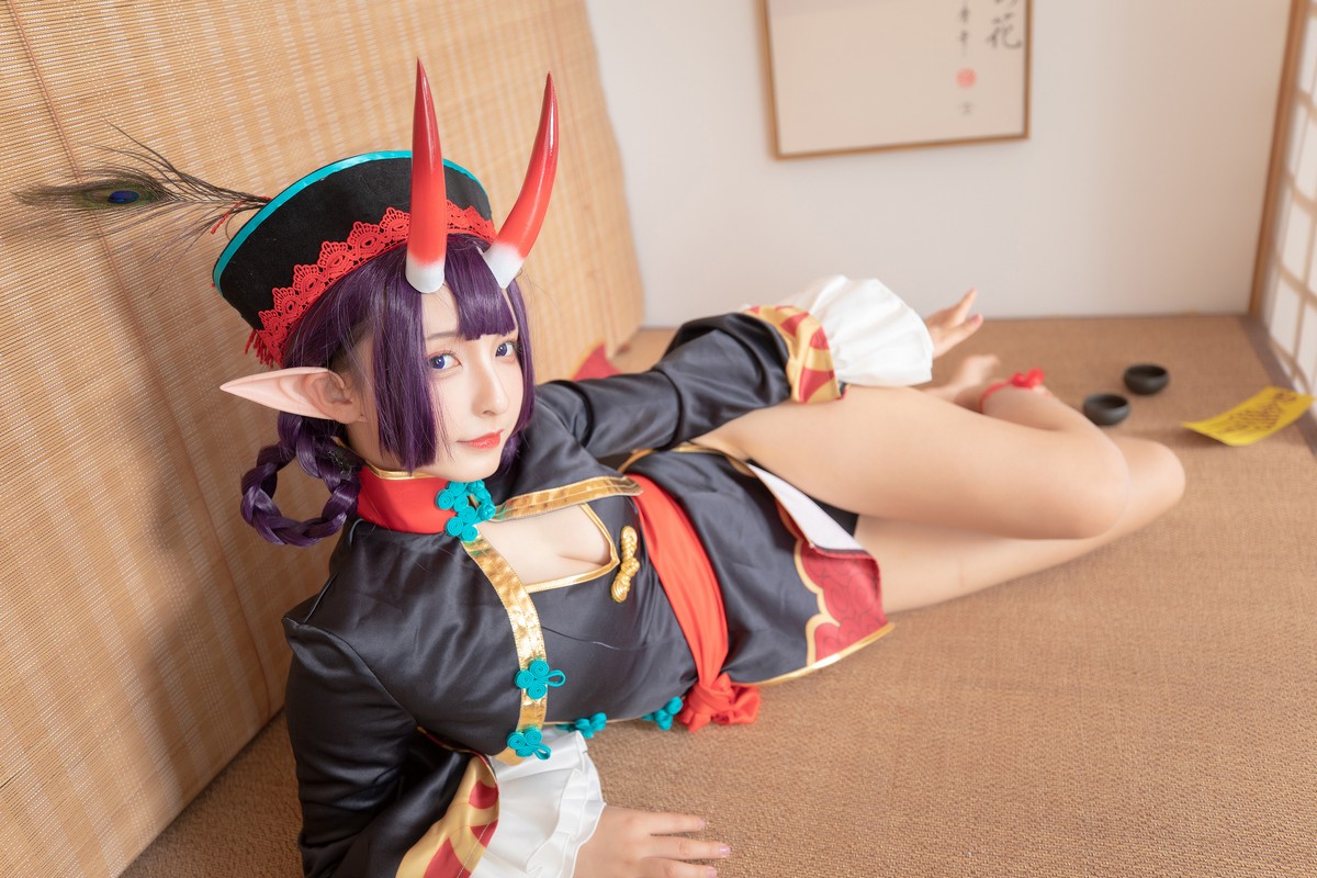 xgyw.top_萝莉美女神楽板真冬酒吞cos主题性感黑色短旗袍秀翘臀美腿撩人诱惑写真150P