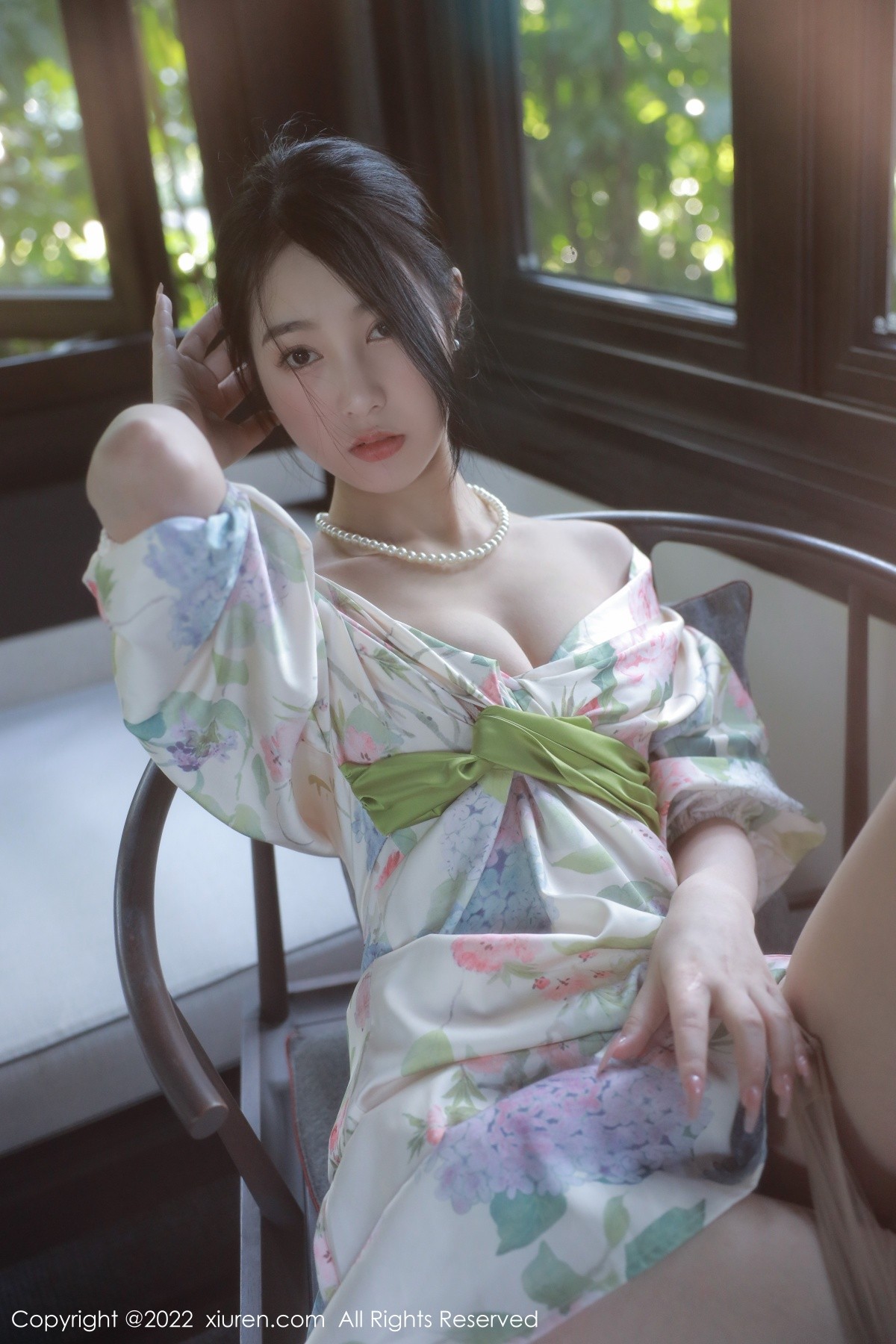 xgyw.top_XiuRen第5514期_模特谢晚晚性感白色带花纹长裙配原色丝袜秀完美身材诱惑写真111P