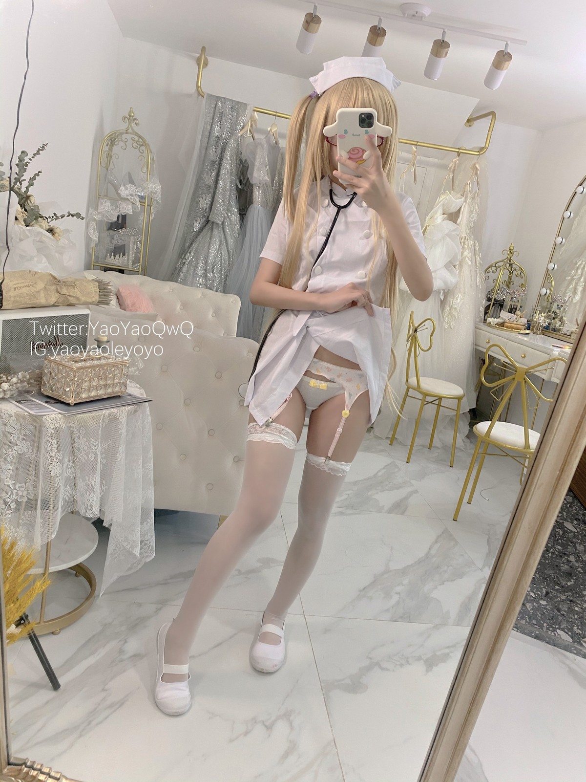 xgyw.top_网络美女软妹摇摇乐治愈不愉快主题私房护士装半脱露白色蕾丝吊袜诱惑写真89P