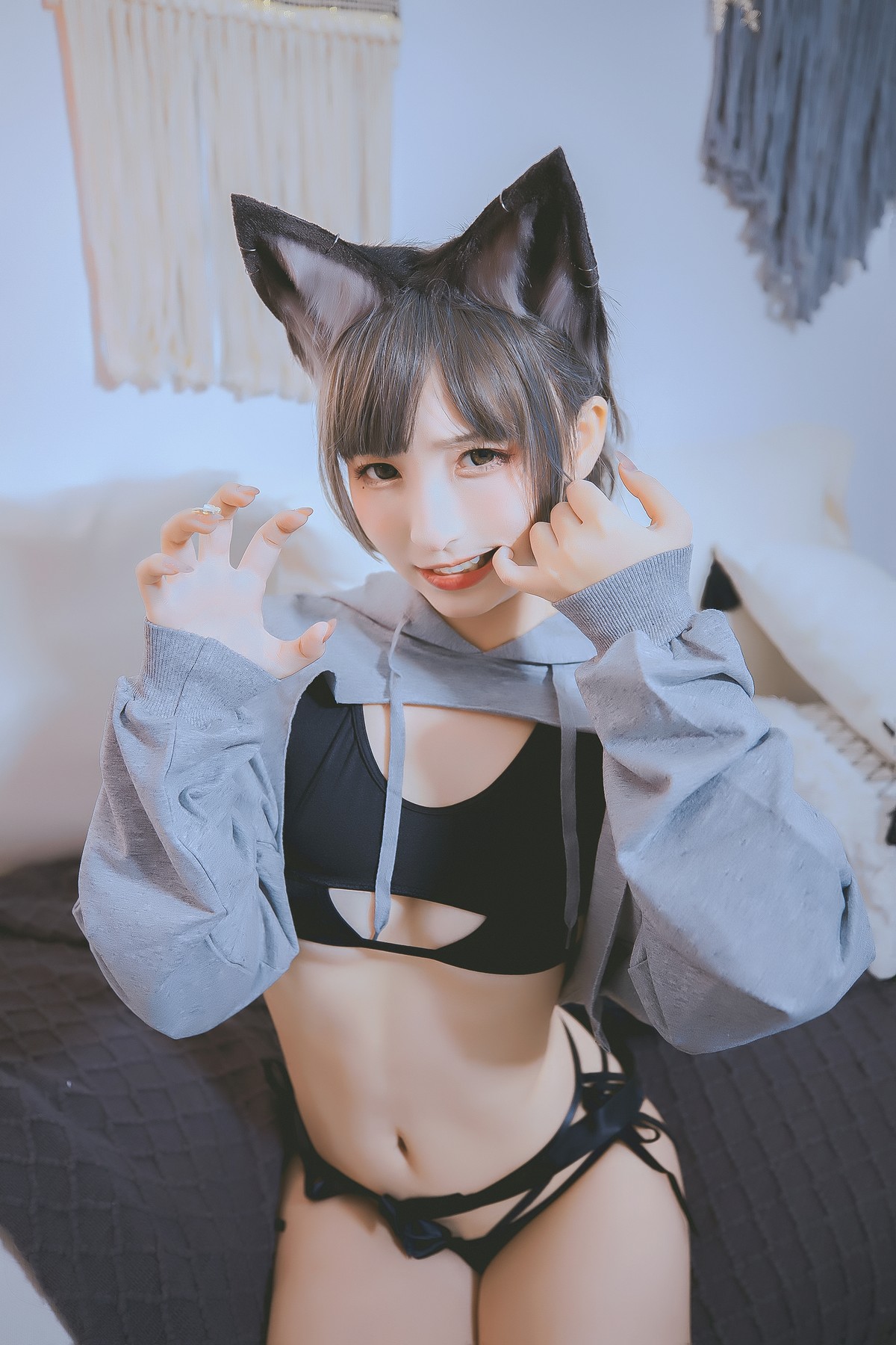 xgyw.top_萝莉美女神楽板真冬狼妹&兔娘主题私房性感服饰系列秀完美身材迷人诱惑写真150P