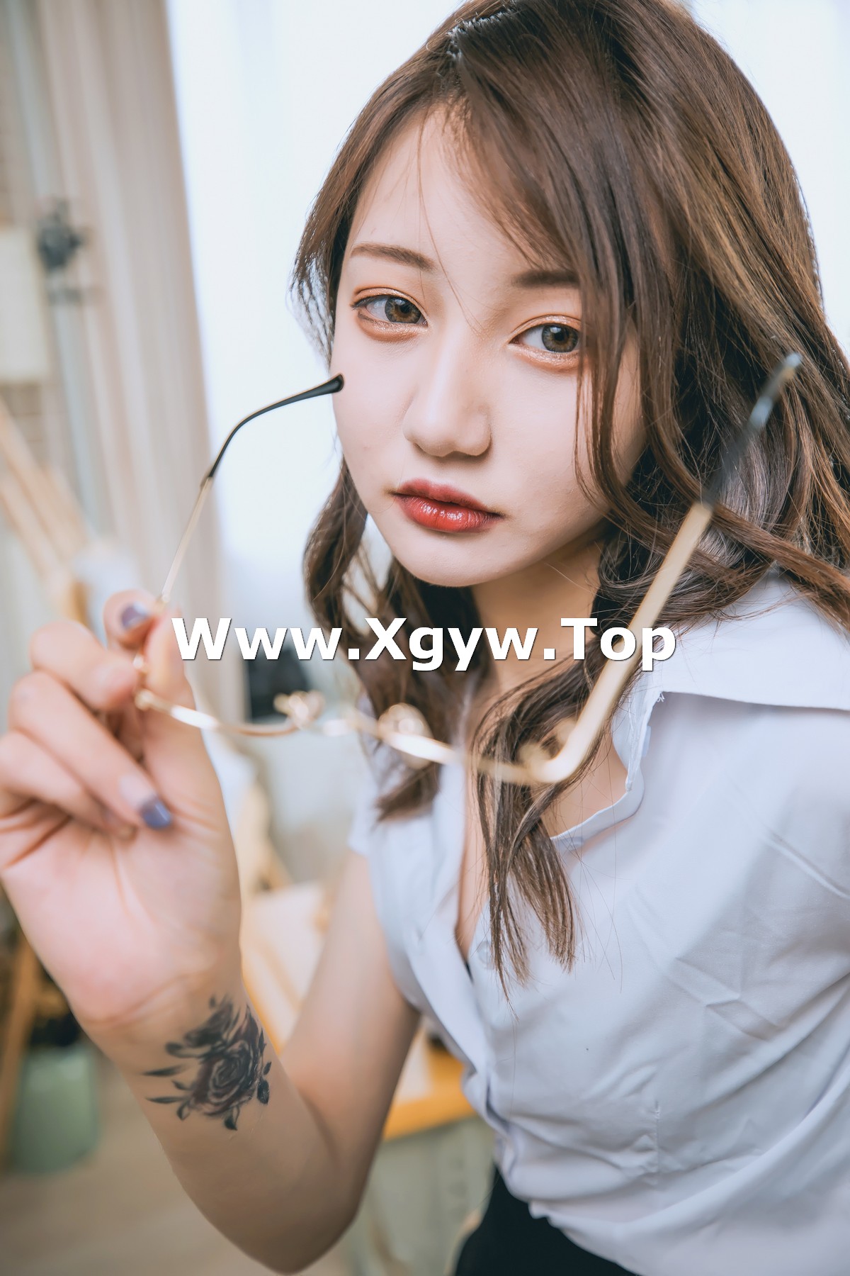 xgyw.top_萝莉美女神楽板真冬百合教室主题教室里师生情主题性感白T配黑丝袜诱惑写真150P