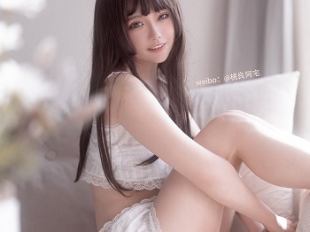 Coser青春美女桃良阿宅桃良吊带主题私人性感白色分体吊带睡衣秀完美身材骚扰写真30P