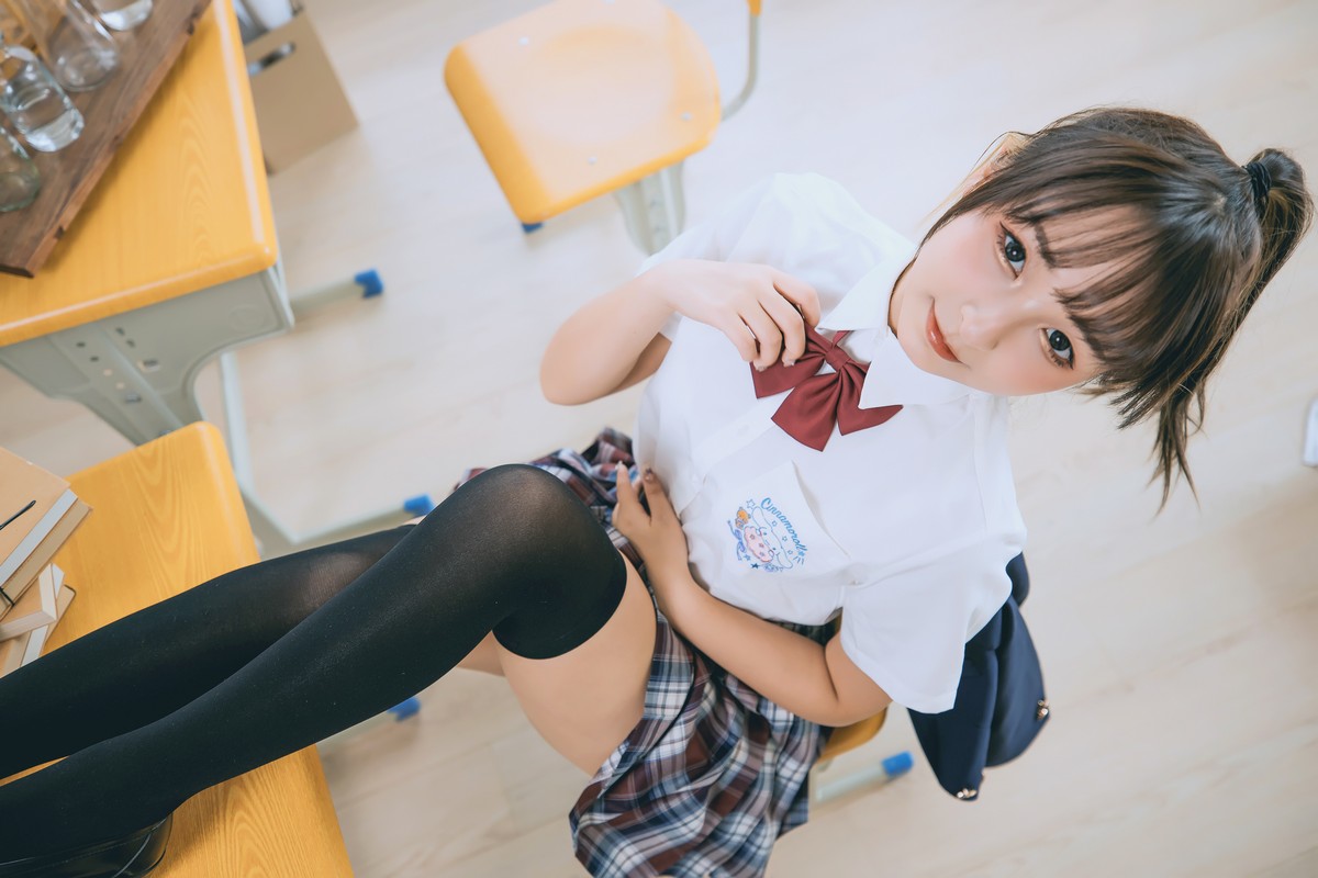 xgyw.top_萝莉美女神楽板真冬百合教室主题教室里师生情主题性感白T配黑丝袜诱惑写真150P