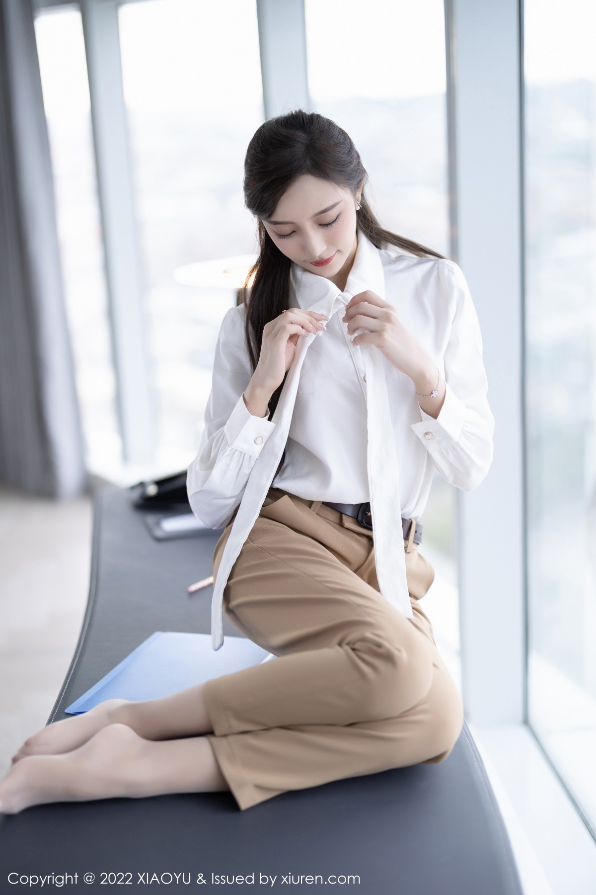 xgyw.top_[XiaoYu画语界]Vol.852_女神王馨瑶yanni性感白T配长裤半脱露粉色蕾丝内衣惹火诱惑写真81P