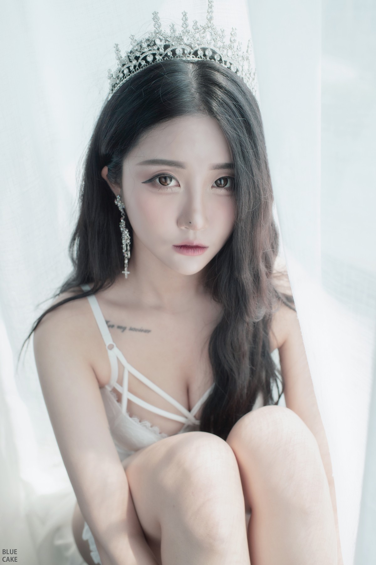 xgyw.top_[Bluecake]Bomi-Happy Bomiday主题私房性感白色情趣内衣秀完美身材诱惑写真95P