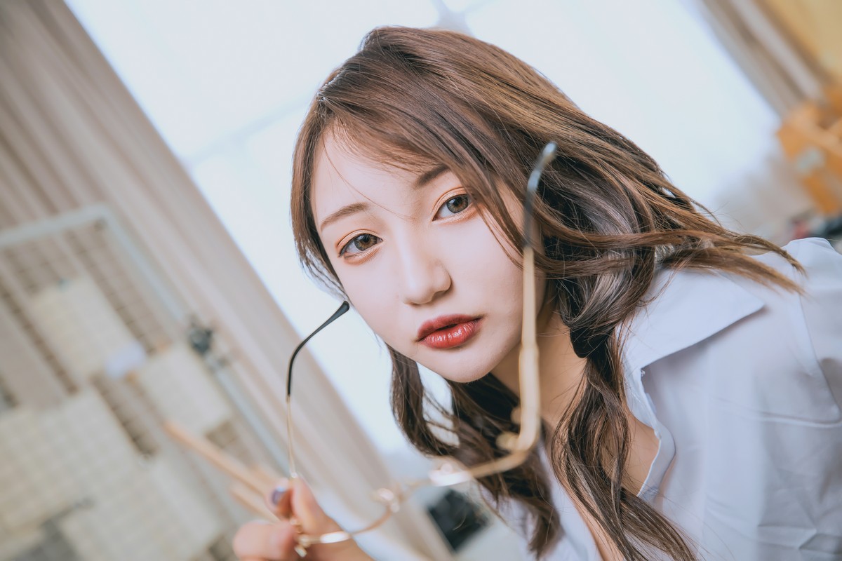 xgyw.top_萝莉美女神楽板真冬百合教室主题教室里师生情主题性感白T配黑丝袜诱惑写真150P