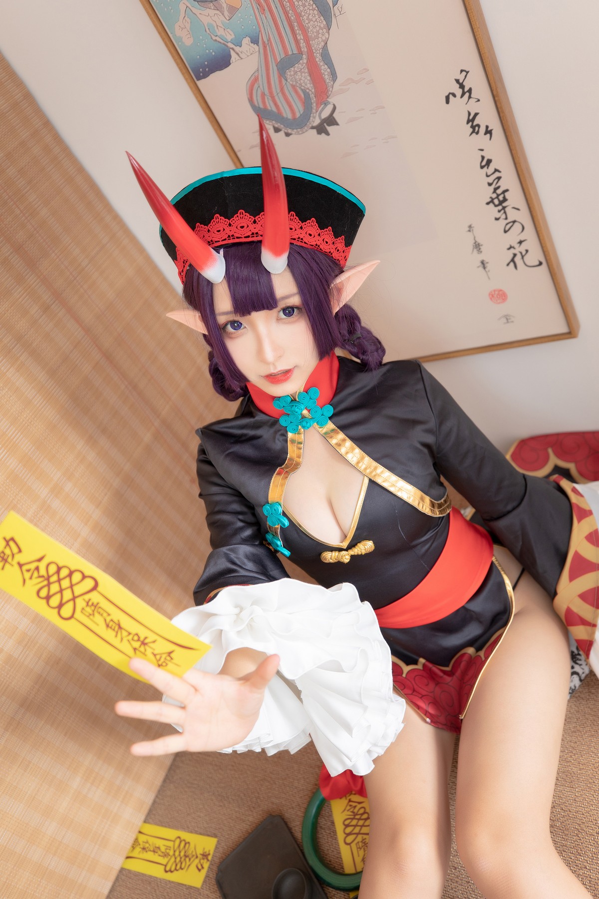 xgyw.top_萝莉美女神楽板真冬酒吞cos主题性感黑色短旗袍秀翘臀美腿撩人诱惑写真150P