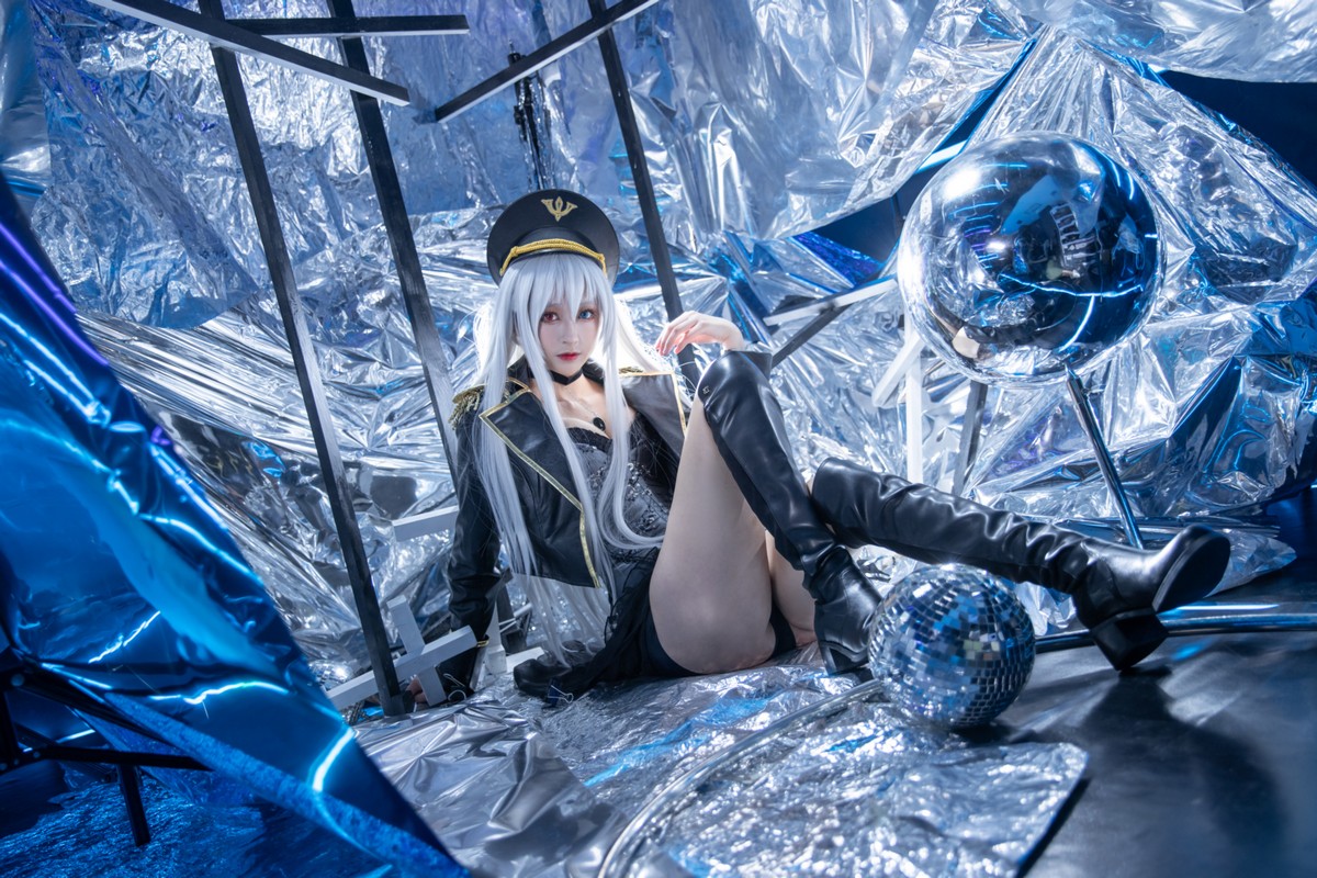 xgyw.top_网络美女Luisa喜多川海梦主题私房半脱露带子情趣内衣秀豪乳遮点极致诱惑写真48P
