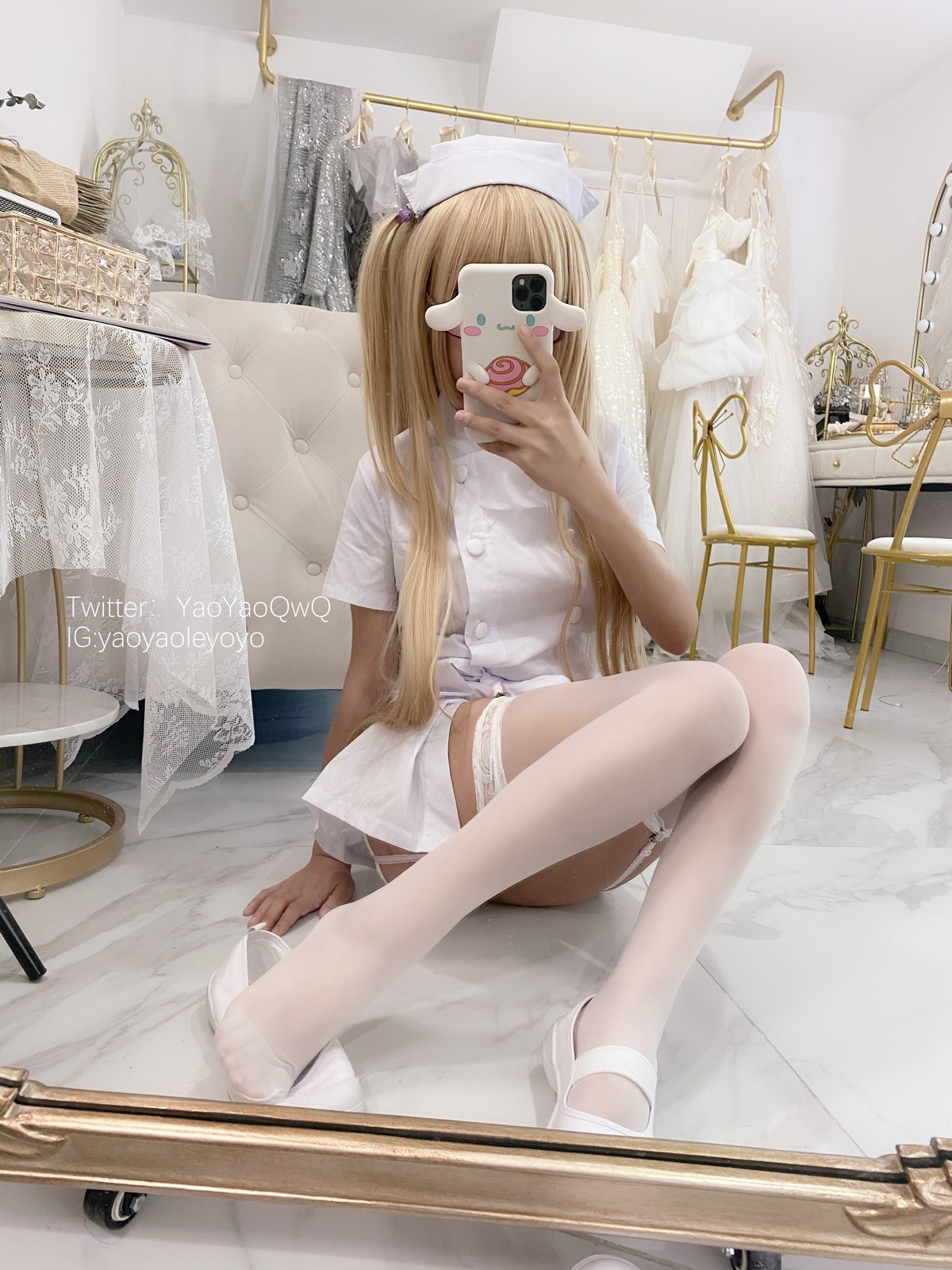 xgyw.top_网络美女软妹摇摇乐治愈不愉快主题私房护士装半脱露白色蕾丝吊袜诱惑写真89P