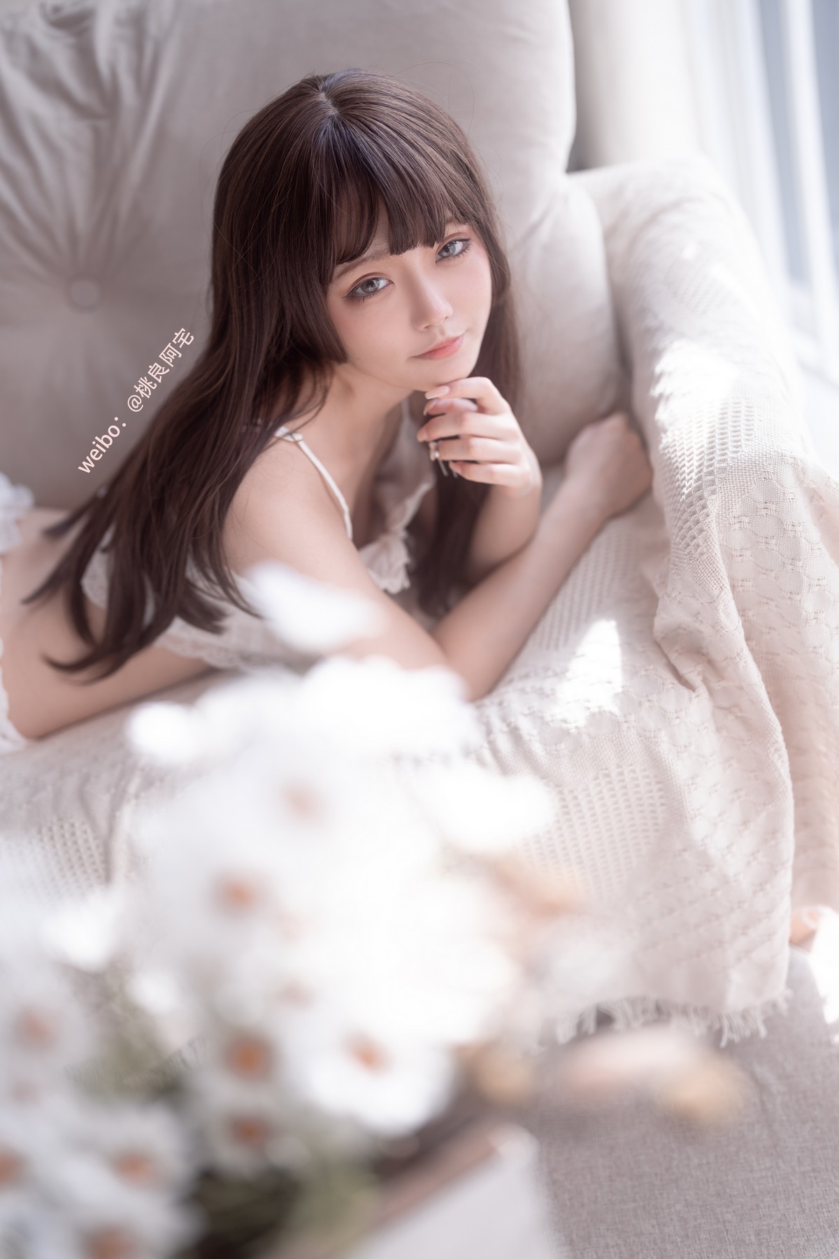 xgyw.top_Coser美女桃良阿宅桃良吊带主题私房性感白色分体吊带睡衣秀完美身材诱惑写真30P
