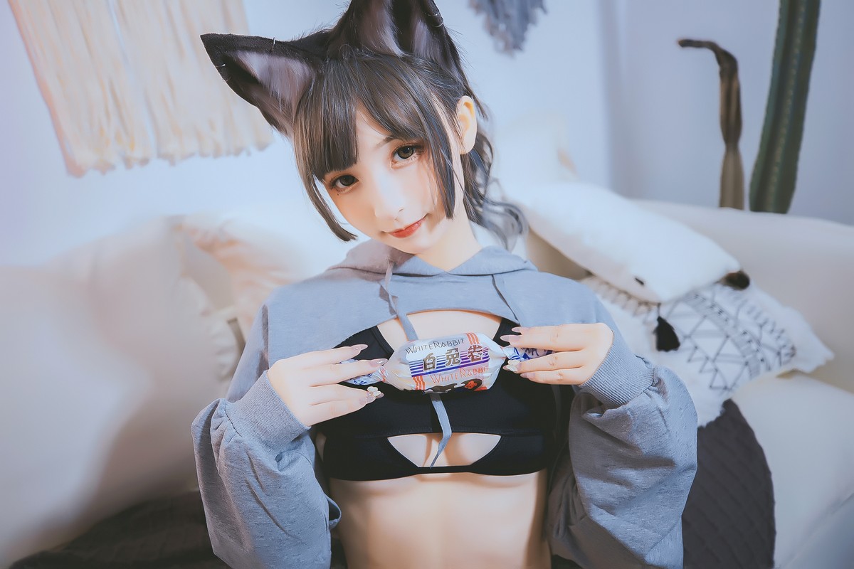 xgyw.top_萝莉美女神楽板真冬狼妹&兔娘主题私房性感服饰系列秀完美身材迷人诱惑写真150P