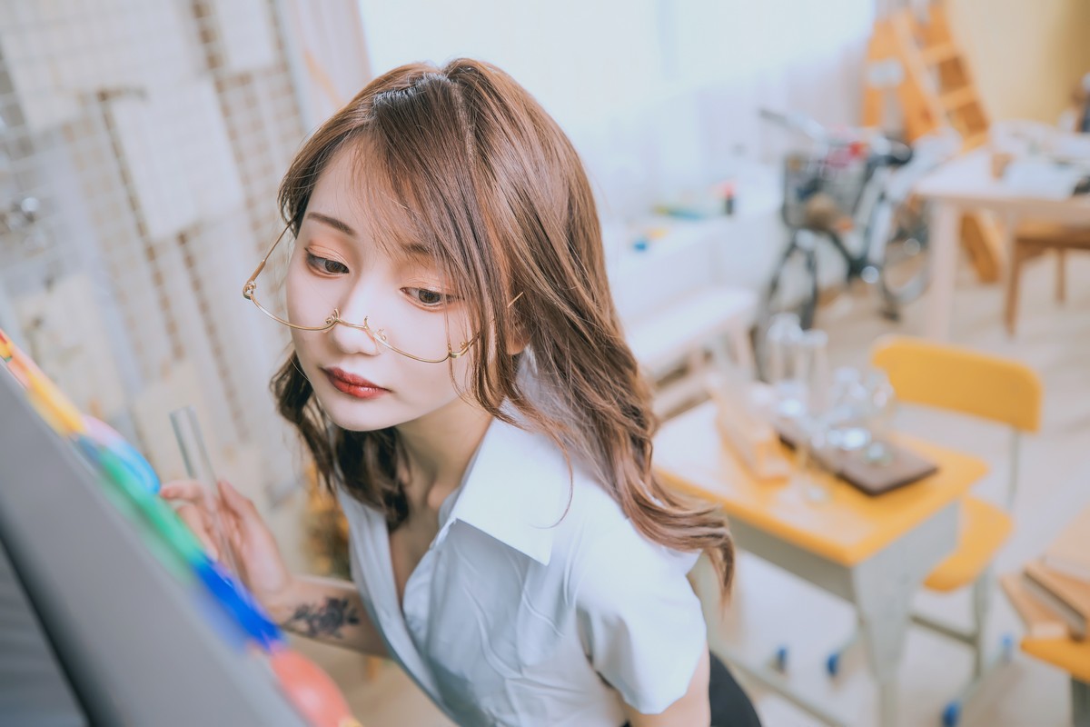 xgyw.top_萝莉美女神楽板真冬百合教室主题教室里师生情主题性感白T配黑丝袜诱惑写真150P