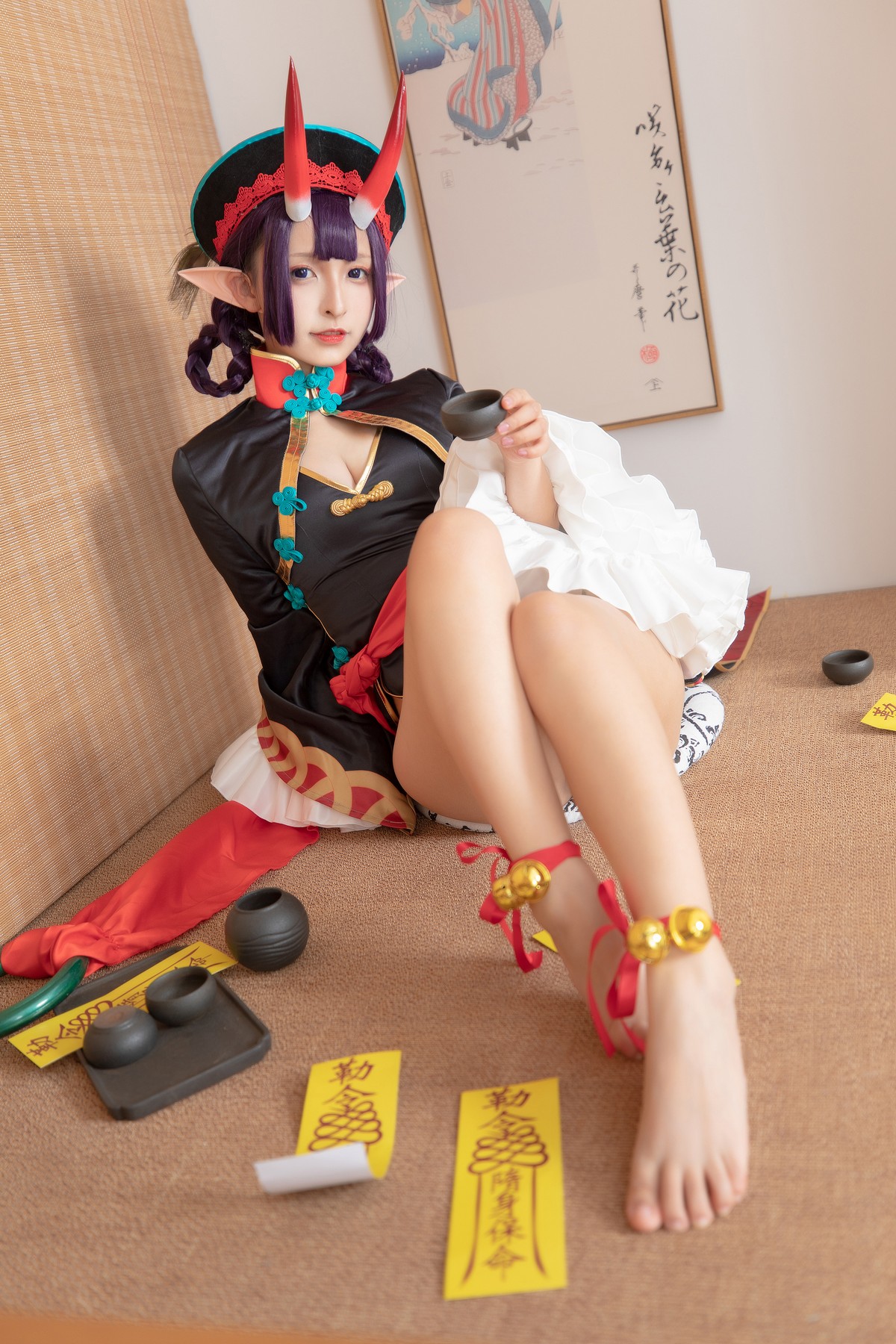 xgyw.top_萝莉美女神楽板真冬酒吞cos主题性感黑色短旗袍秀翘臀美腿撩人诱惑写真150P
