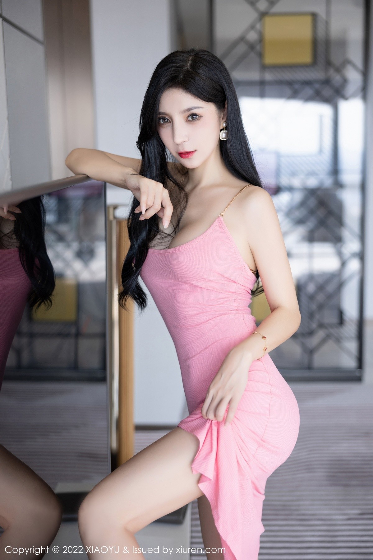 xgyw.top_[XiaoYu画语界]Vol.855_模特小蛮妖Yummy杭州旅拍脱粉色吊裙露白色蕾丝内衣诱惑写真78P