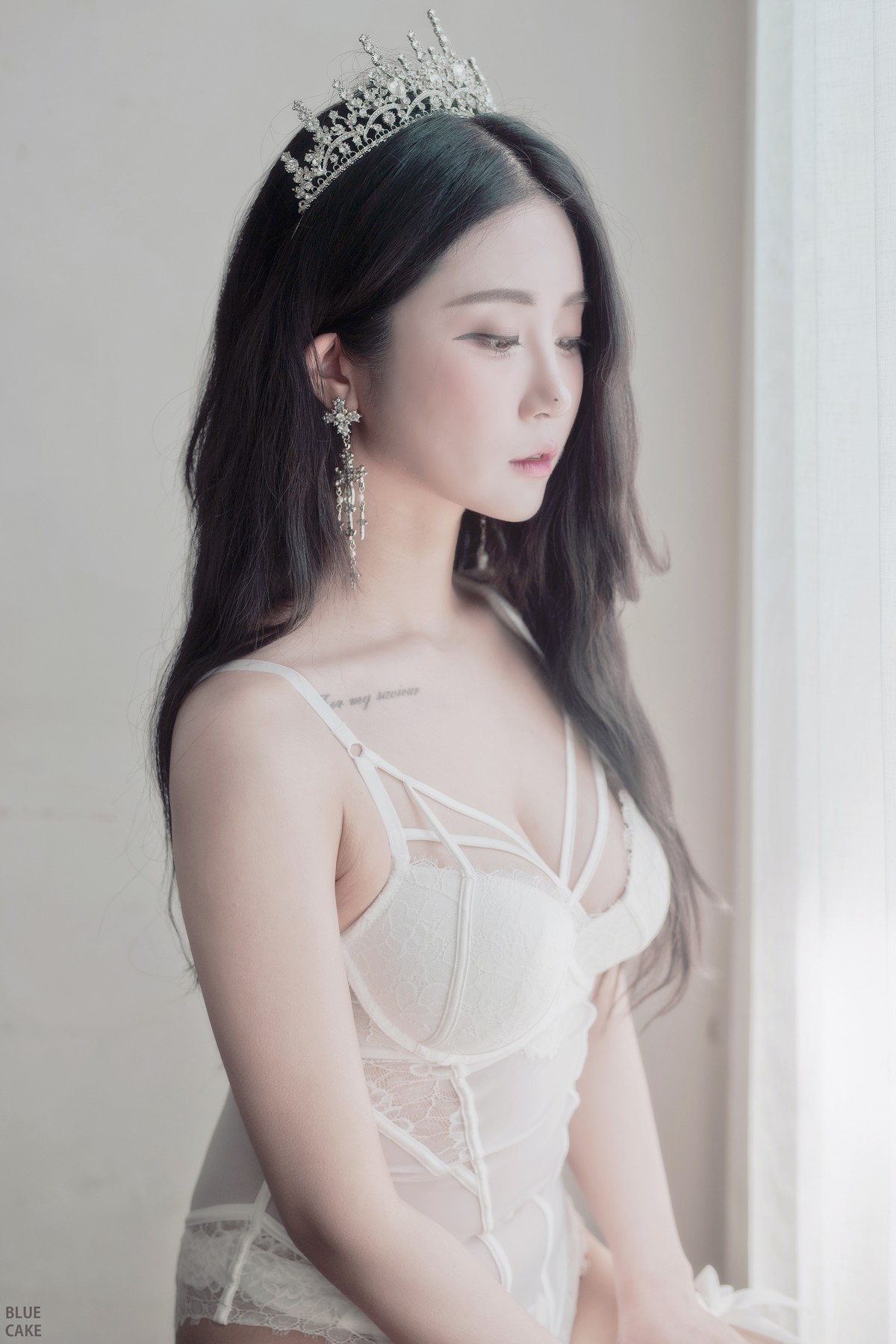 xgyw.top_[Bluecake]Bomi-Happy Bomiday主题私房性感白色情趣内衣秀完美身材诱惑写真95P