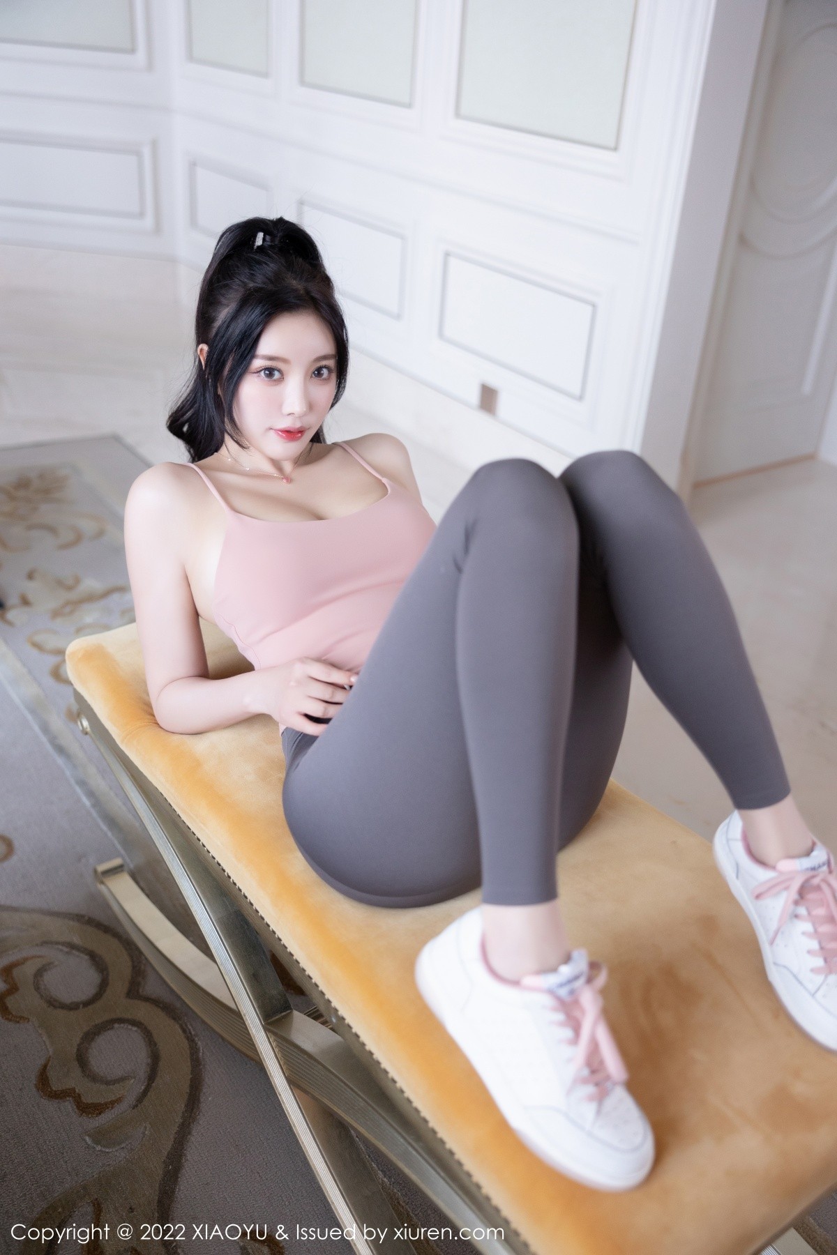 xgyw.top_[XiaoYu画语界]Vol.856_女神杨晨晨Yome心愿旅拍浅粉色吊带配深灰运动裤撩人诱惑写真91P