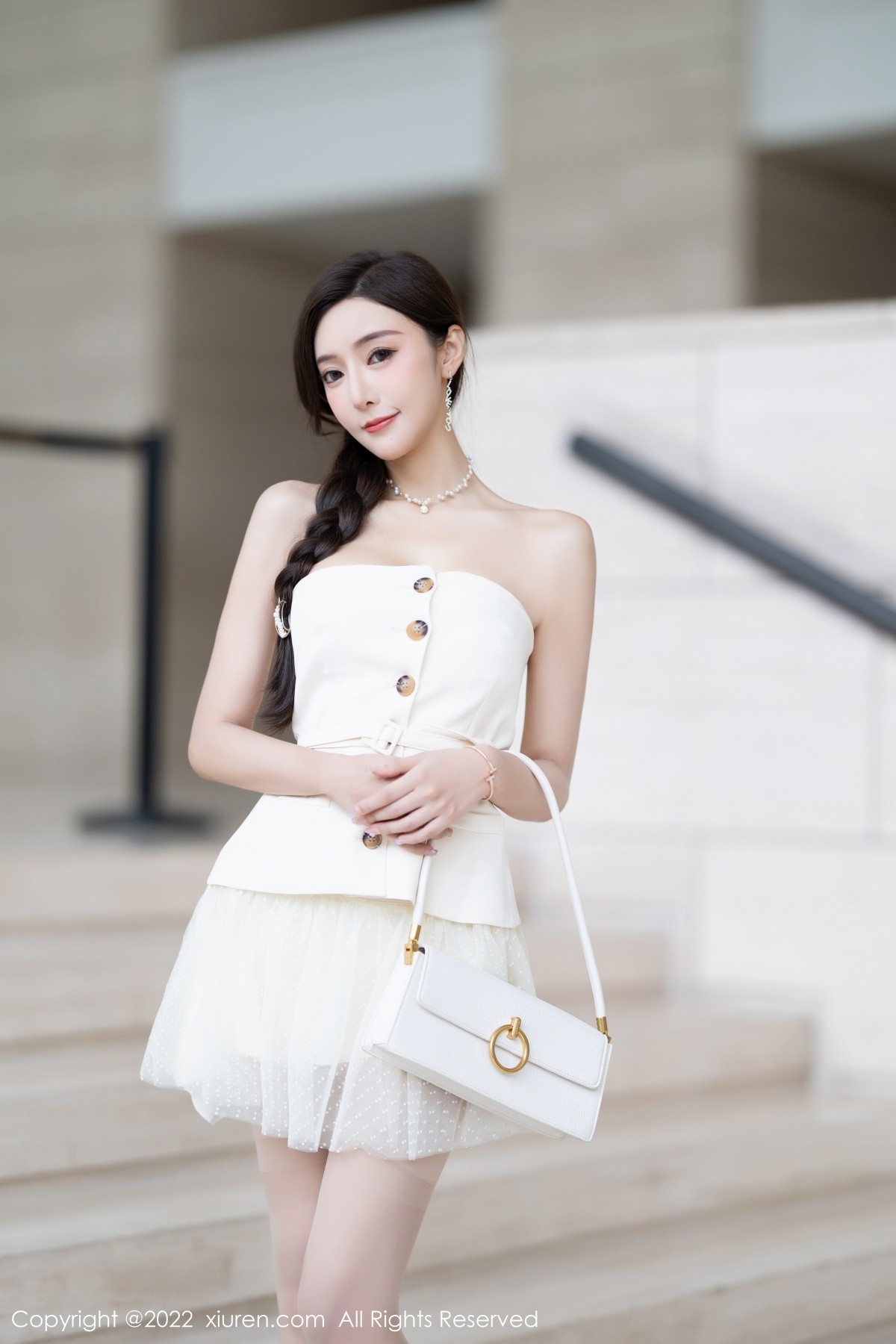 xgyw.top_XiuRen第5539期_女神王馨瑶yanni白色露肩服饰 珍珠色睡裙配蕾丝吊袜诱惑写真78P
