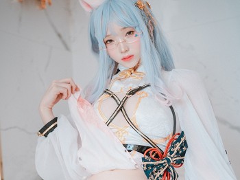 [DJAWA]No.199_车模BamBi_Le Chat Porte un Qípáo主题性感中式露火辣身材骚扰写真87P