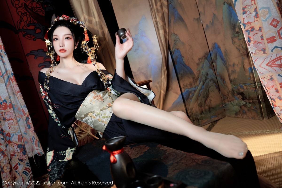 xgyw.top_XiuRen第5537期_女神周于希Sally宽衣解带主题日系风脱和服露翘臀美腿诱惑写真80P