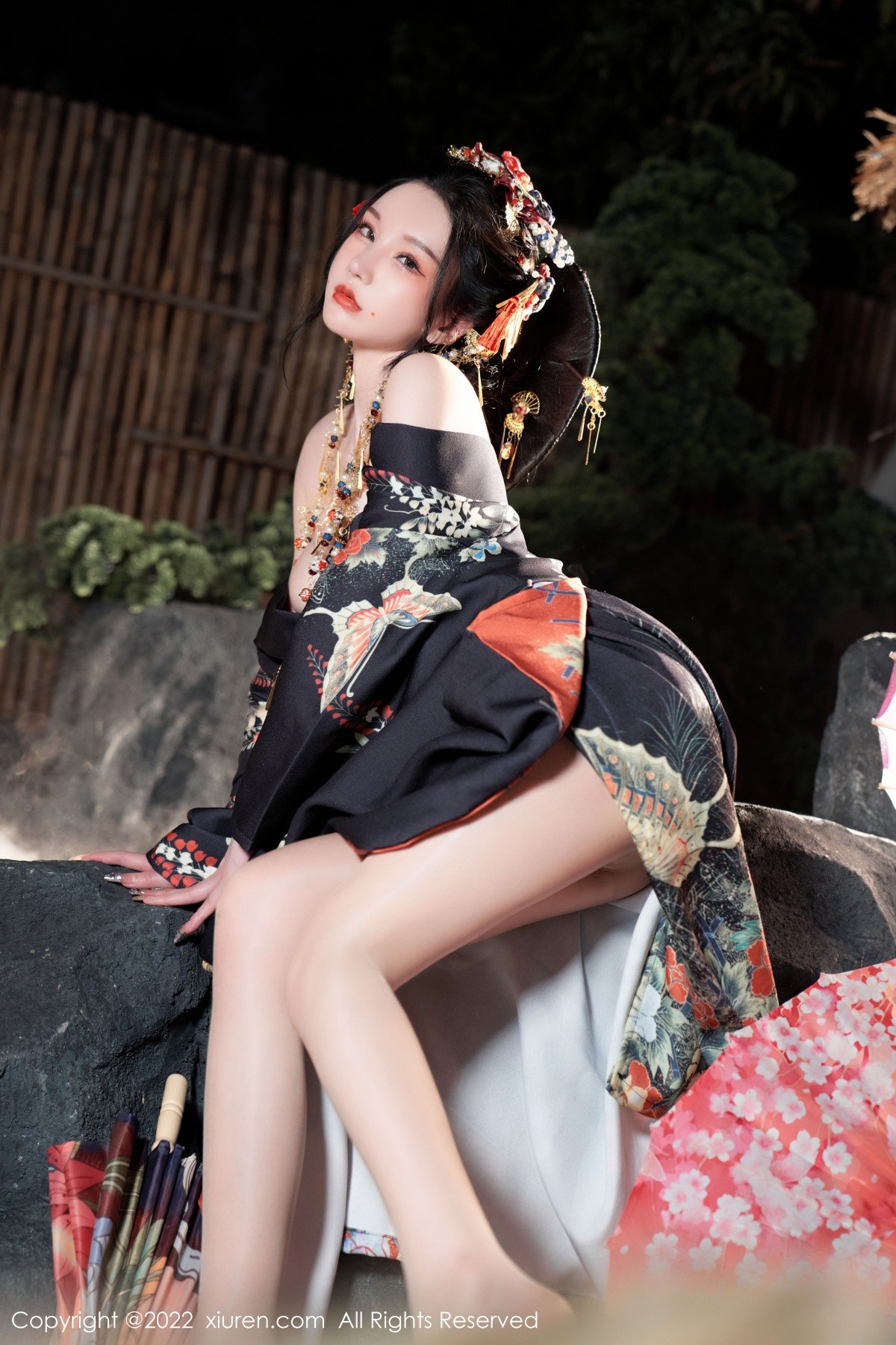 xgyw.top_XiuRen第5537期_女神周于希Sally宽衣解带主题日系风脱和服露翘臀美腿诱惑写真80P