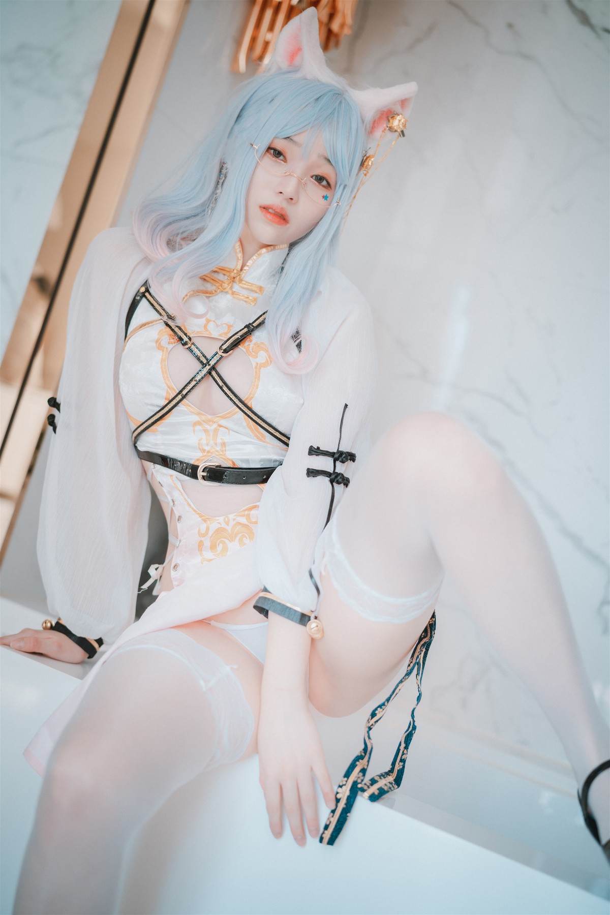 xgyw.top_[DJAWA]No.199_模特BamBi_Le Chat Porte un Qípáo主题性感旗袍露火辣身材诱惑写真87P