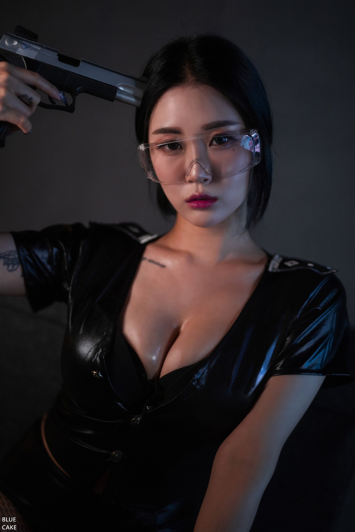 xgyw.top_[Bluecake]Bomi-Siren主题私房性感JK制服 黑色皮质短裙套装秀完美身材诱惑写真71P