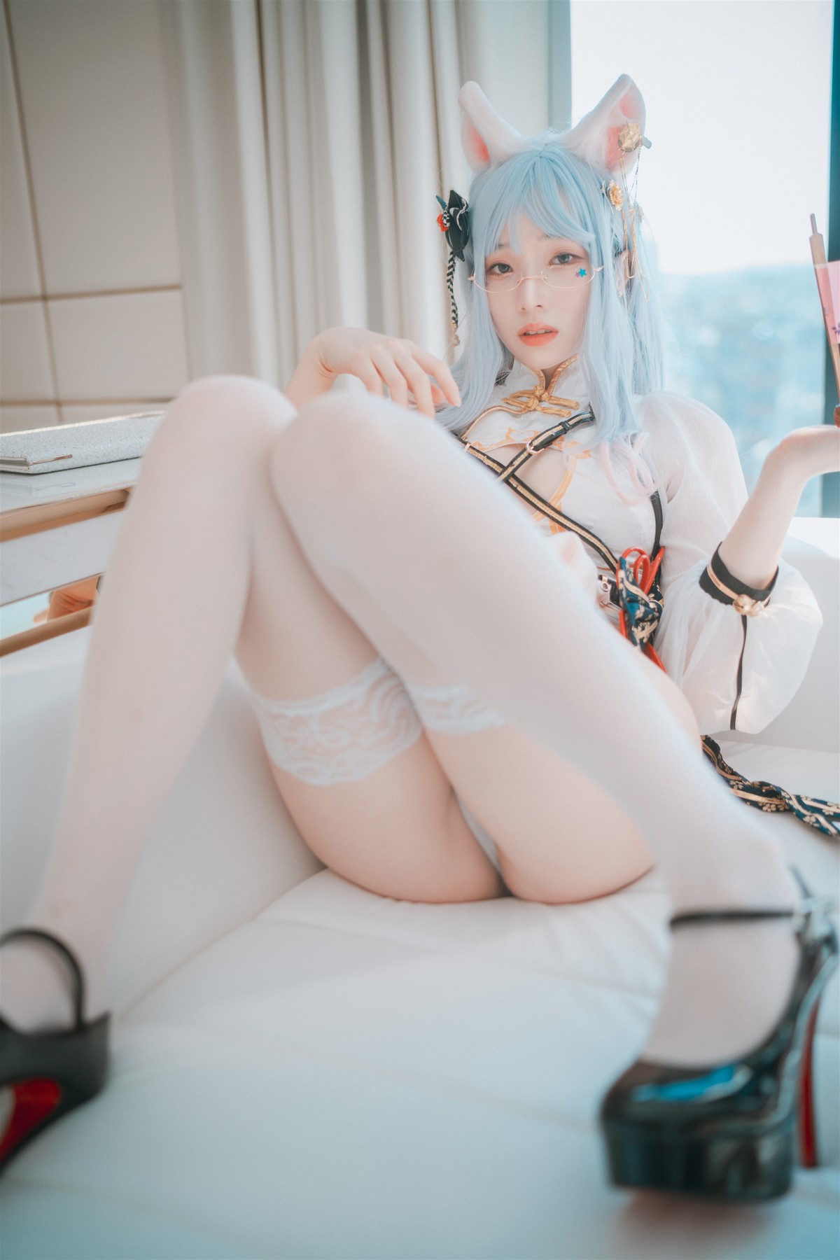 xgyw.top_[DJAWA]No.199_模特BamBi_Le Chat Porte un Qípáo主题性感旗袍露火辣身材诱惑写真87P