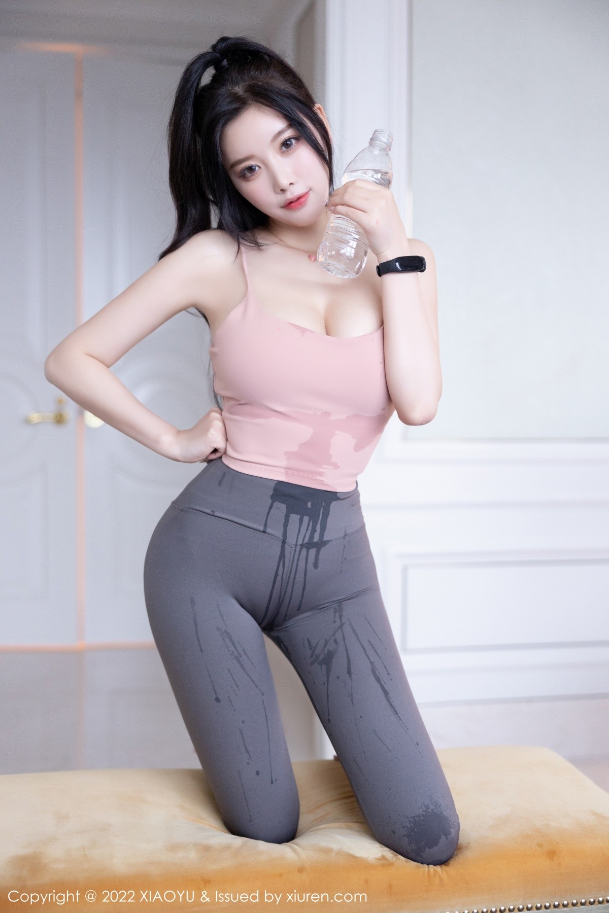 xgyw.top_[XiaoYu画语界]Vol.856_女神杨晨晨Yome心愿旅拍浅粉色吊带配深灰运动裤撩人诱惑写真91P