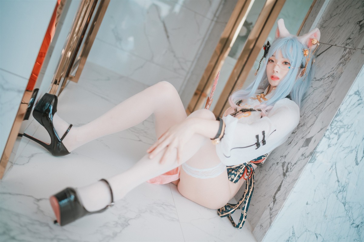 xgyw.top_[DJAWA]No.199_模特BamBi_Le Chat Porte un Qípáo主题性感旗袍露火辣身材诱惑写真87P