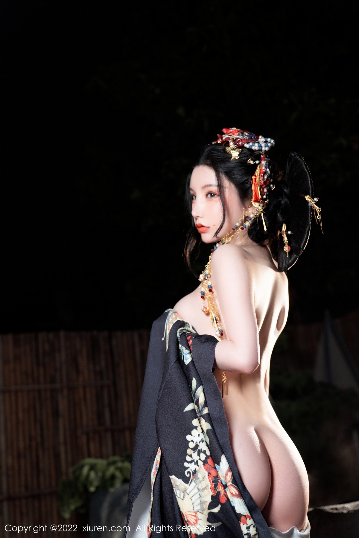 xgyw.top_XiuRen第5537期_女神周于希Sally宽衣解带主题日系风脱和服露翘臀美腿诱惑写真80P