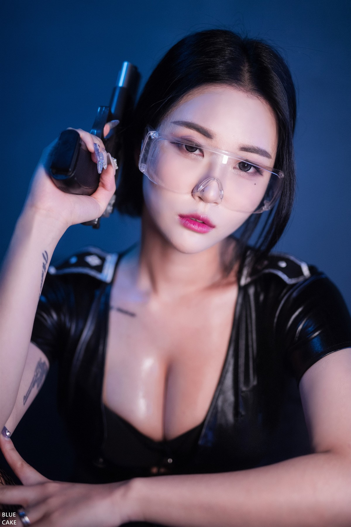 xgyw.top_[Bluecake]Bomi-Siren主题私房性感JK制服 黑色皮质短裙套装秀完美身材诱惑写真71P