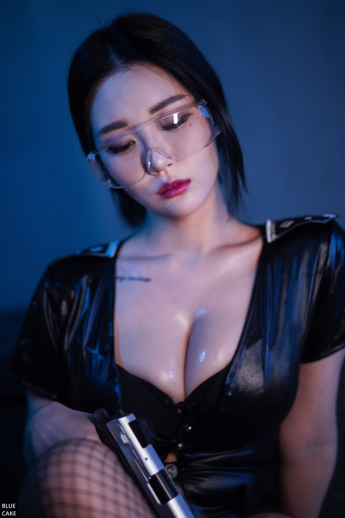 xgyw.top_[Bluecake]Bomi-Siren主题私房性感JK制服 黑色皮质短裙套装秀完美身材诱惑写真71P