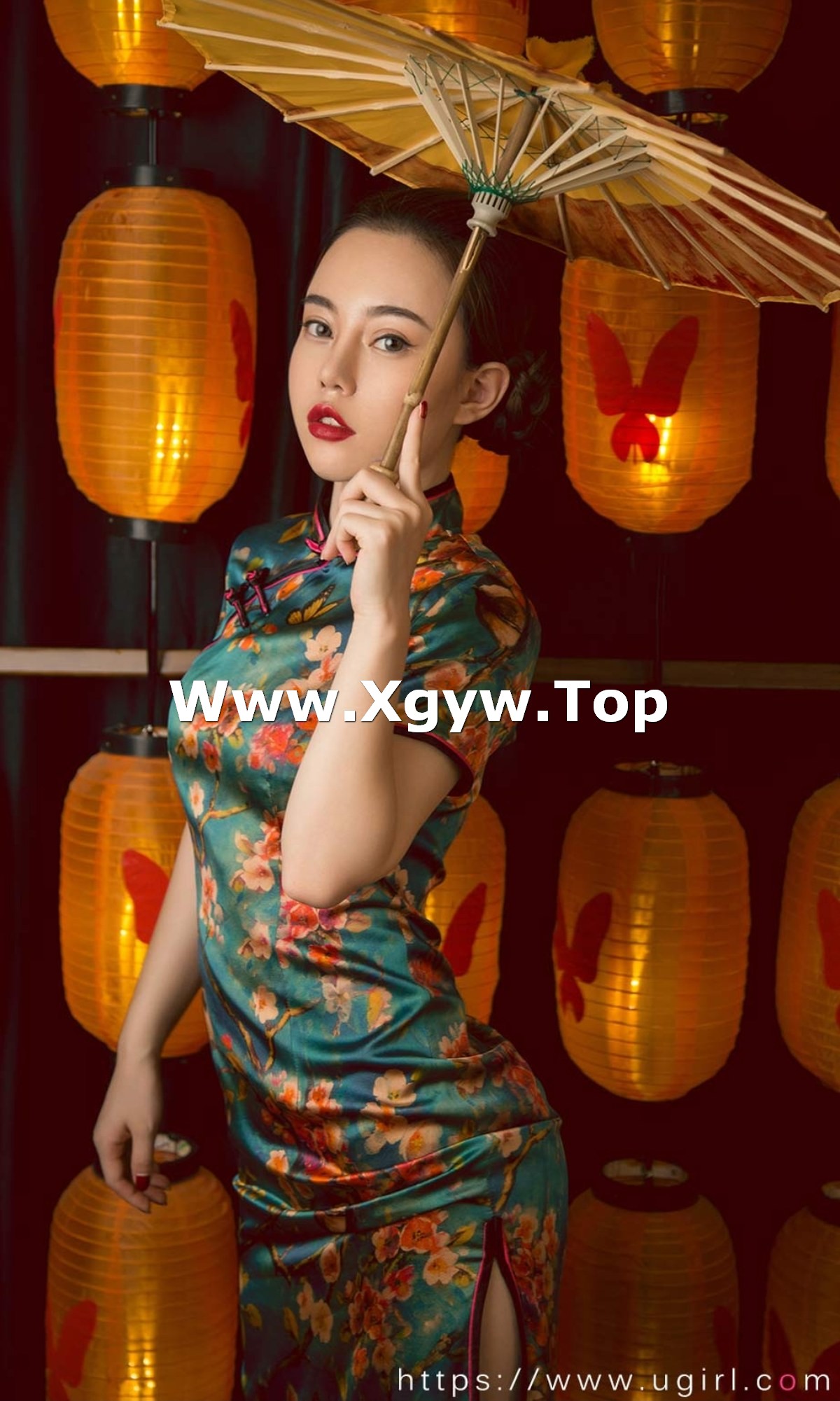 xgyw.top_[Ugirls爱尤物]No.2409_模特刘邦妮＆孟十朵中秋主题低胸性感服饰秀完美身材诱惑写真35P
