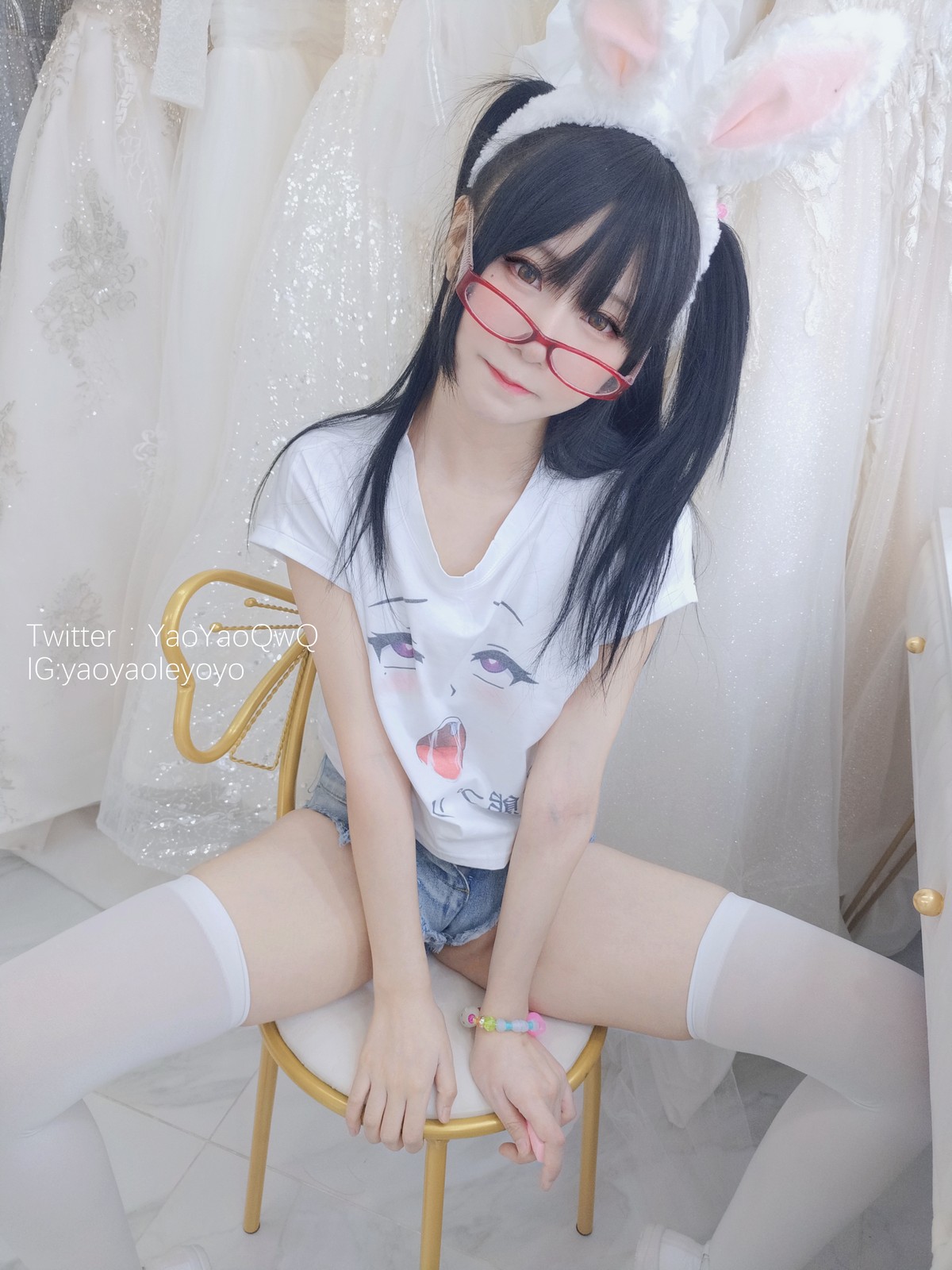 xgyw.top_网络美女软妹摇摇乐一只小兔子主题私房半脱露白色蕾丝内衣秀豪乳遮点诱惑写真94P