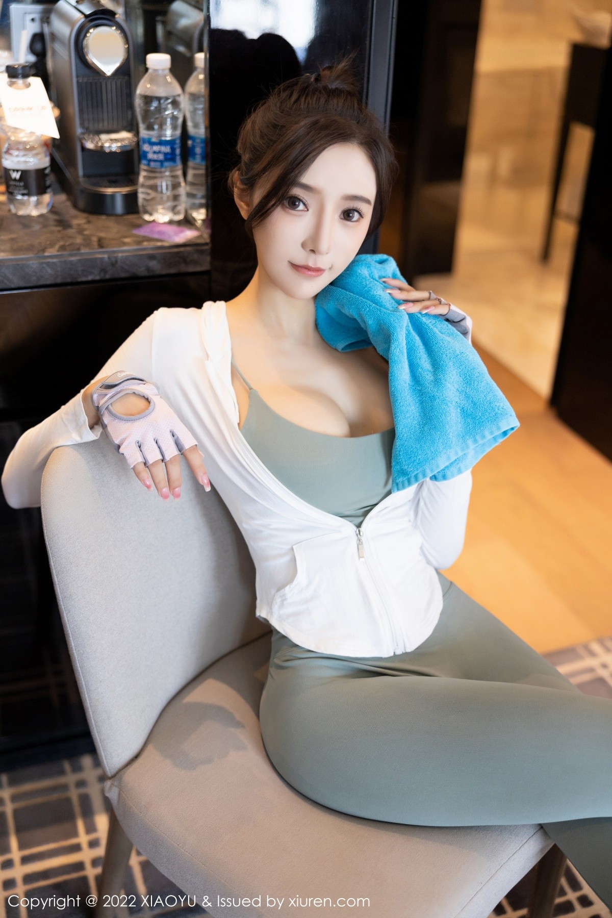 xgyw.top_[XiaoYu画语界]Vol.857_女神王馨瑶yanni健身所场绿灰色运动服半脱秀完美身材诱惑写真85P