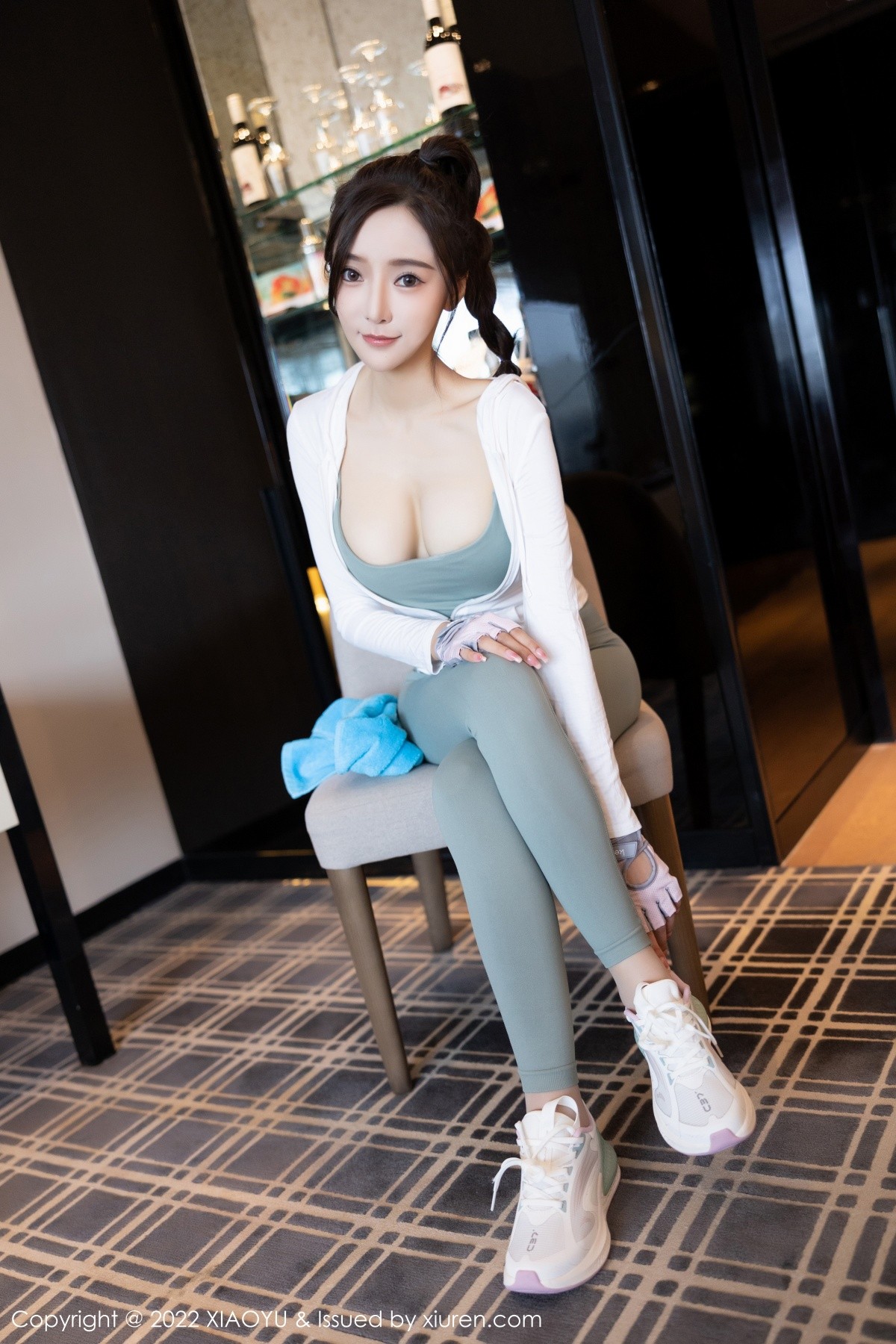 xgyw.top_[XiaoYu画语界]Vol.857_女神王馨瑶yanni健身所场绿灰色运动服半脱秀完美身材诱惑写真85P