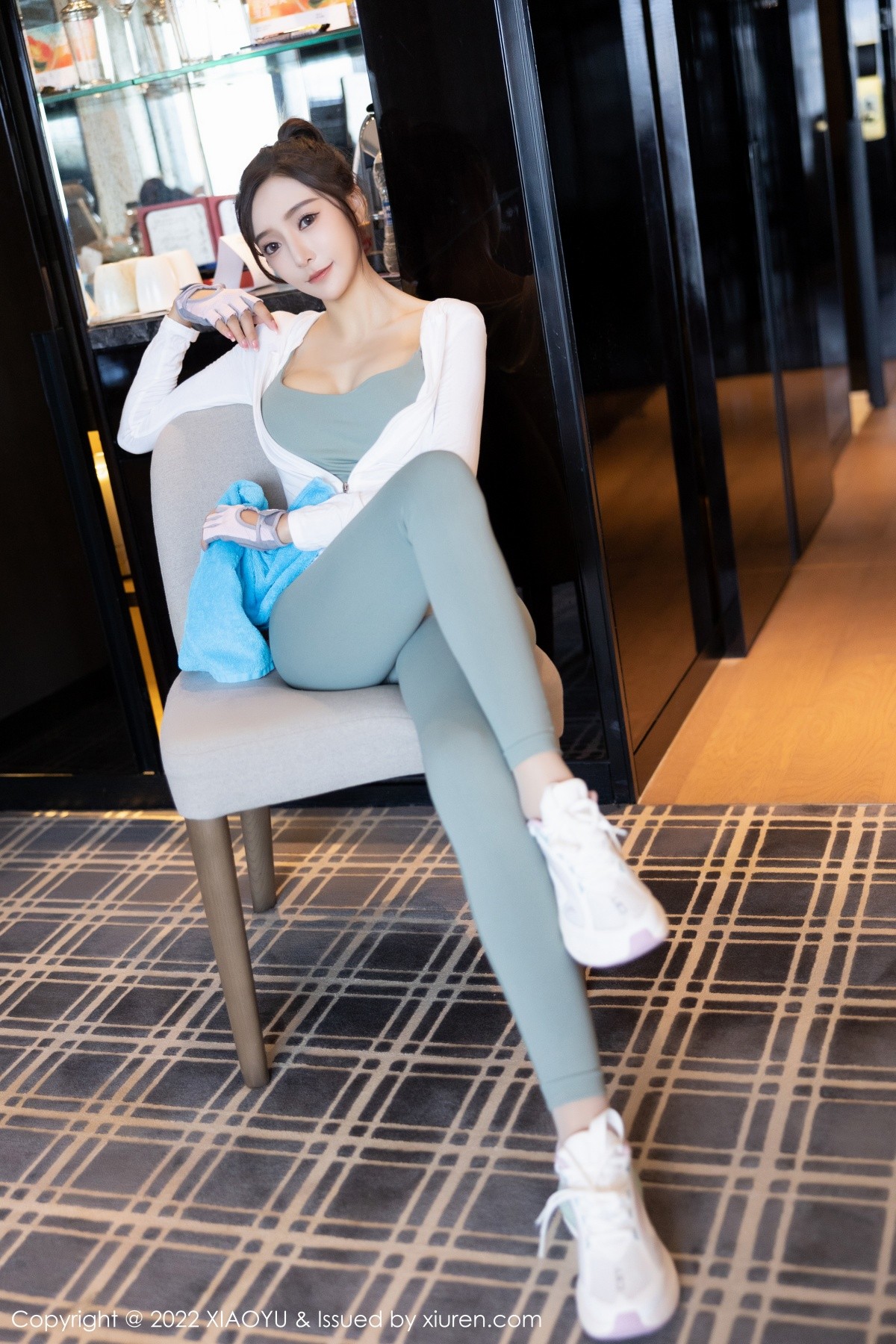 xgyw.top_[XiaoYu画语界]Vol.857_女神王馨瑶yanni健身所场绿灰色运动服半脱秀完美身材诱惑写真85P