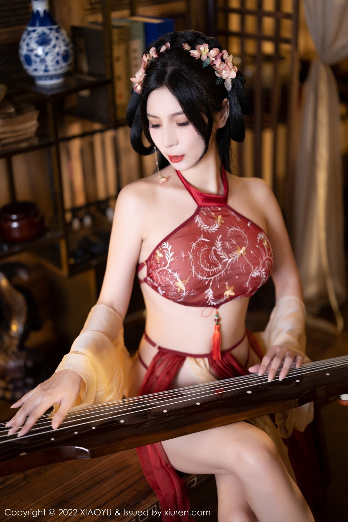 xgyw.top_[XiaoYu画语界]Vol.858_模特小蛮妖Yummy杭州旅拍红色丝绸古装服露白嫩肌肤诱惑写真81P