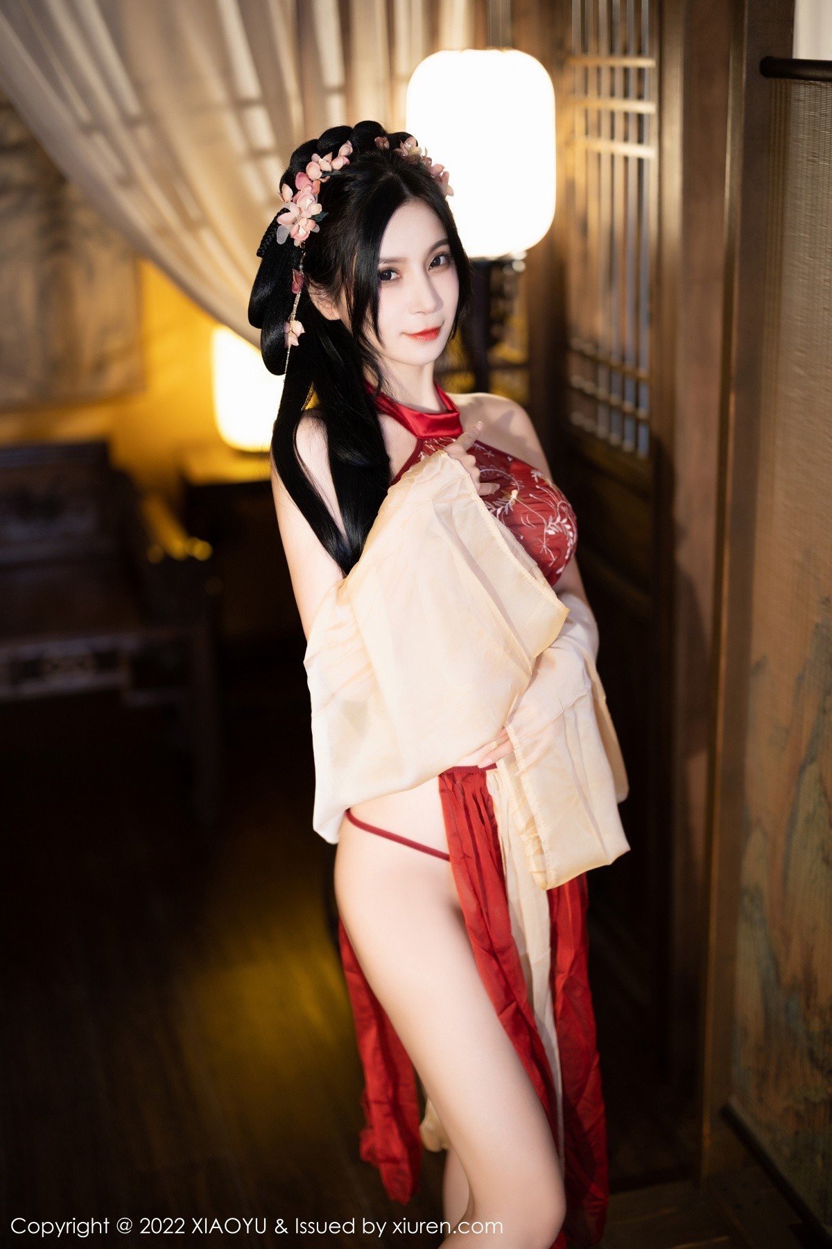xgyw.top_[XiaoYu画语界]Vol.858_模特小蛮妖Yummy杭州旅拍红色丝绸古装服露白嫩肌肤诱惑写真81P