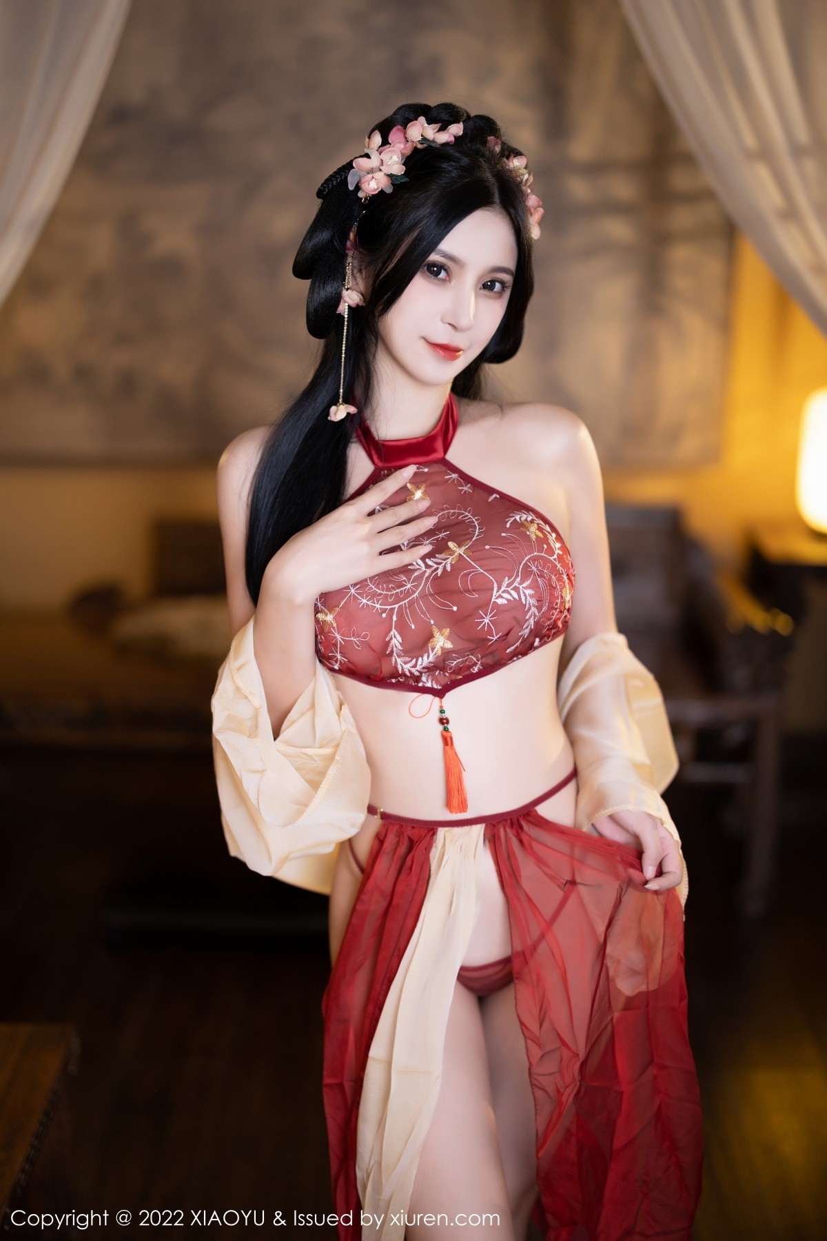 xgyw.top_[XiaoYu画语界]Vol.858_模特小蛮妖Yummy杭州旅拍红色丝绸古装服露白嫩肌肤诱惑写真81P