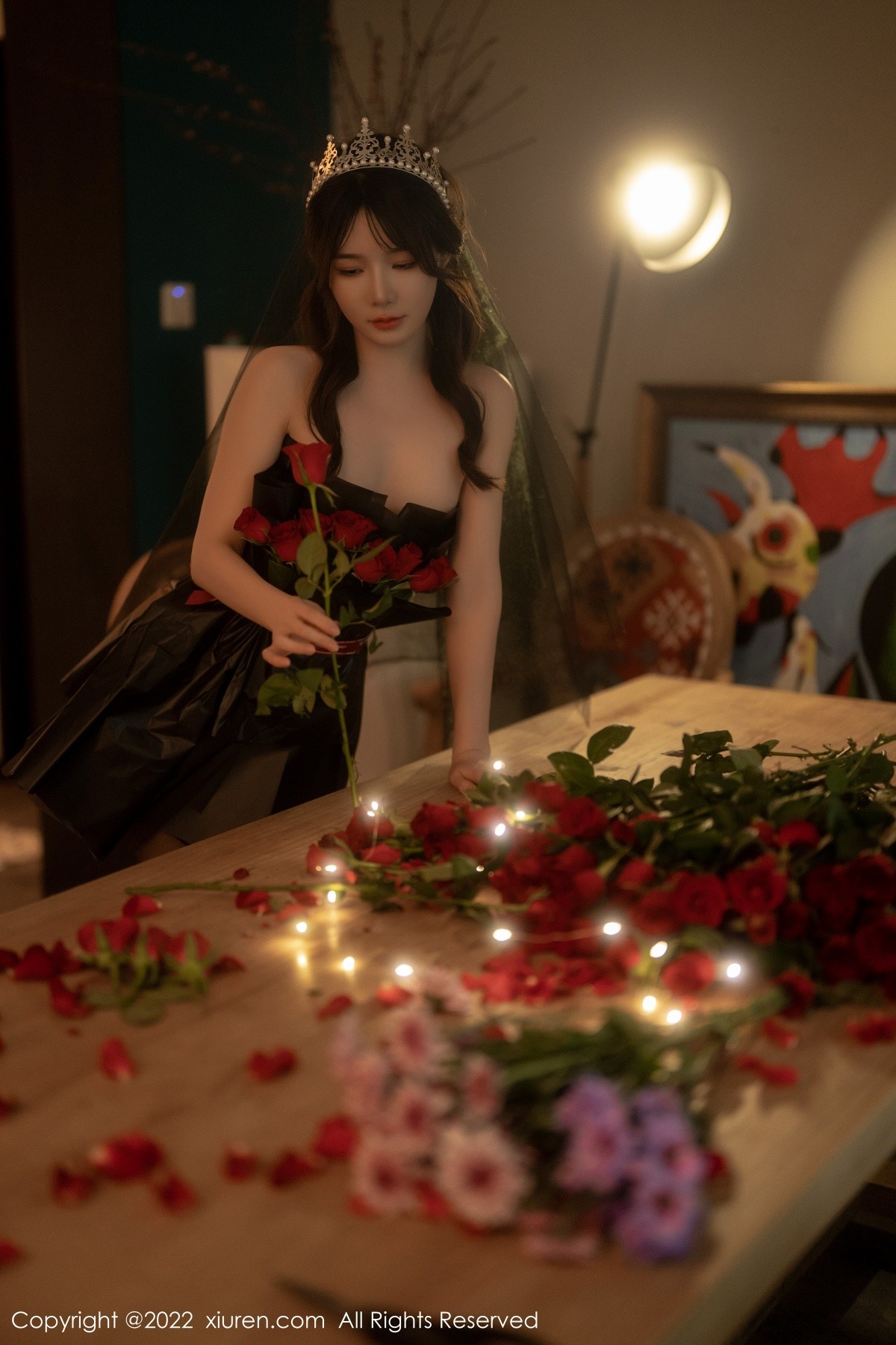 xgyw.top_XiuRen第5552期_模特婠婠么私房性感黑色露肩连衣裙配超薄黑丝秀曼妙身材写真74P