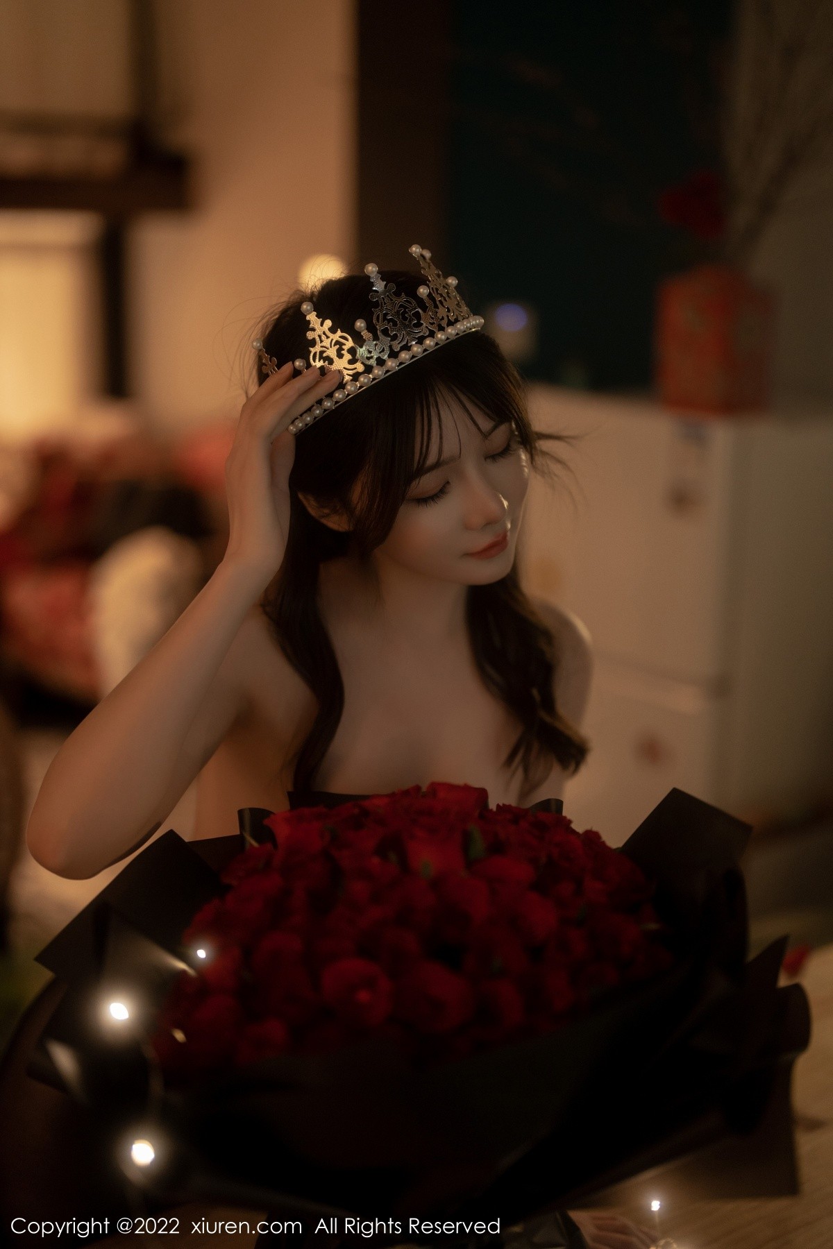 xgyw.top_XiuRen第5552期_模特婠婠么私房性感黑色露肩连衣裙配超薄黑丝秀曼妙身材写真74P