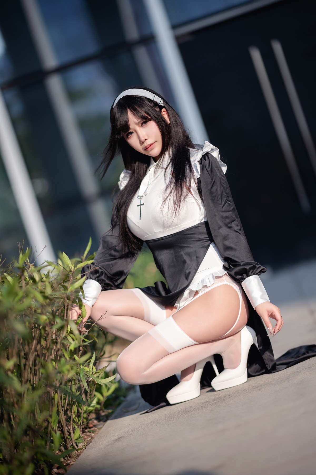 xgyw.top_二次元妹子抱走莫子aa生日特辑主题性感修女装扮半脱露豪乳豹纹遮点诱惑写真75P