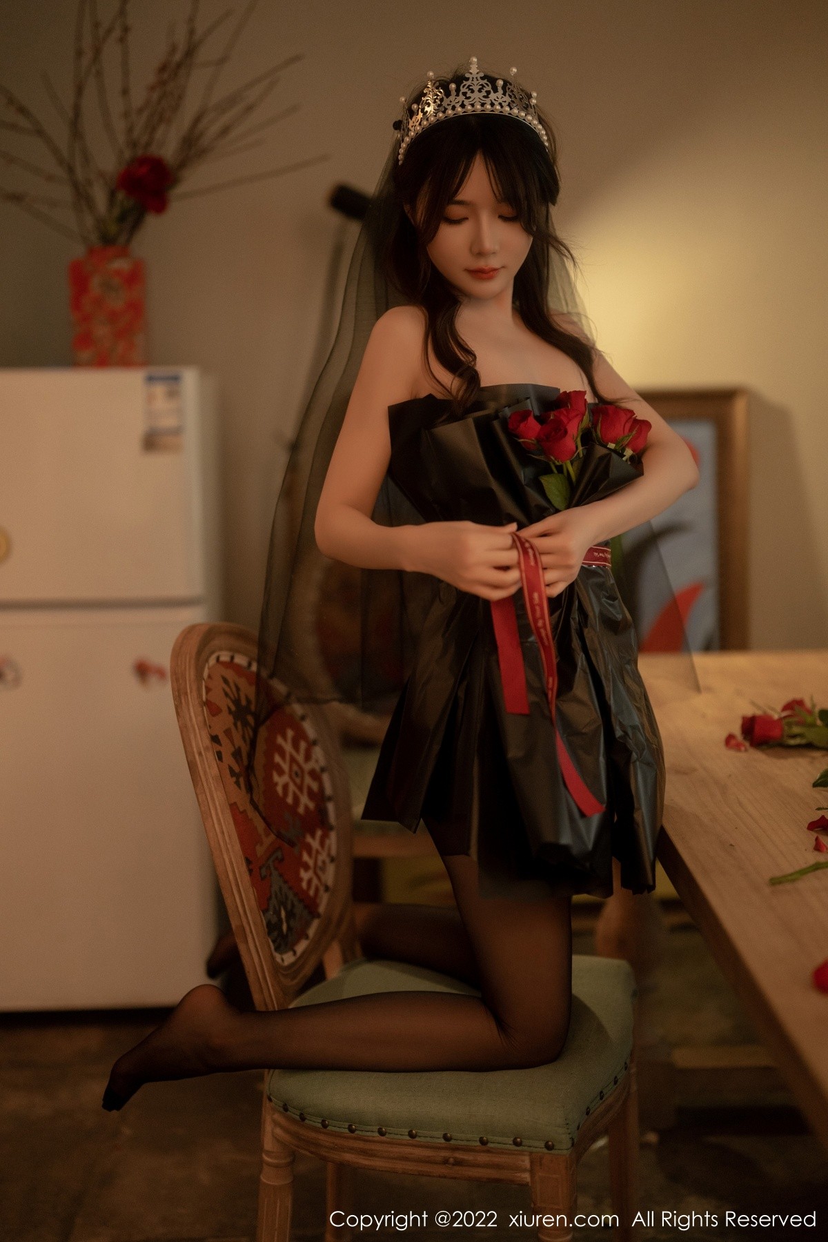 xgyw.top_XiuRen第5552期_模特婠婠么私房性感黑色露肩连衣裙配超薄黑丝秀曼妙身材写真74P
