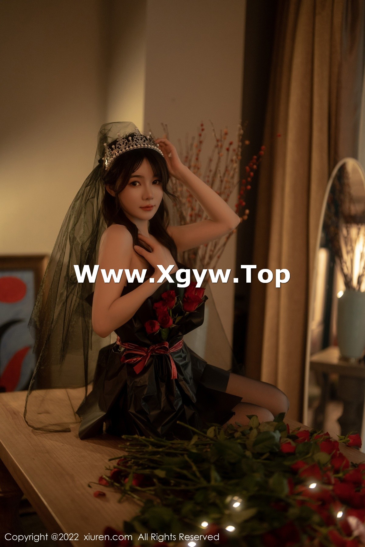 xgyw.top_XiuRen第5552期_模特婠婠么私房性感黑色露肩连衣裙配超薄黑丝秀曼妙身材写真74P