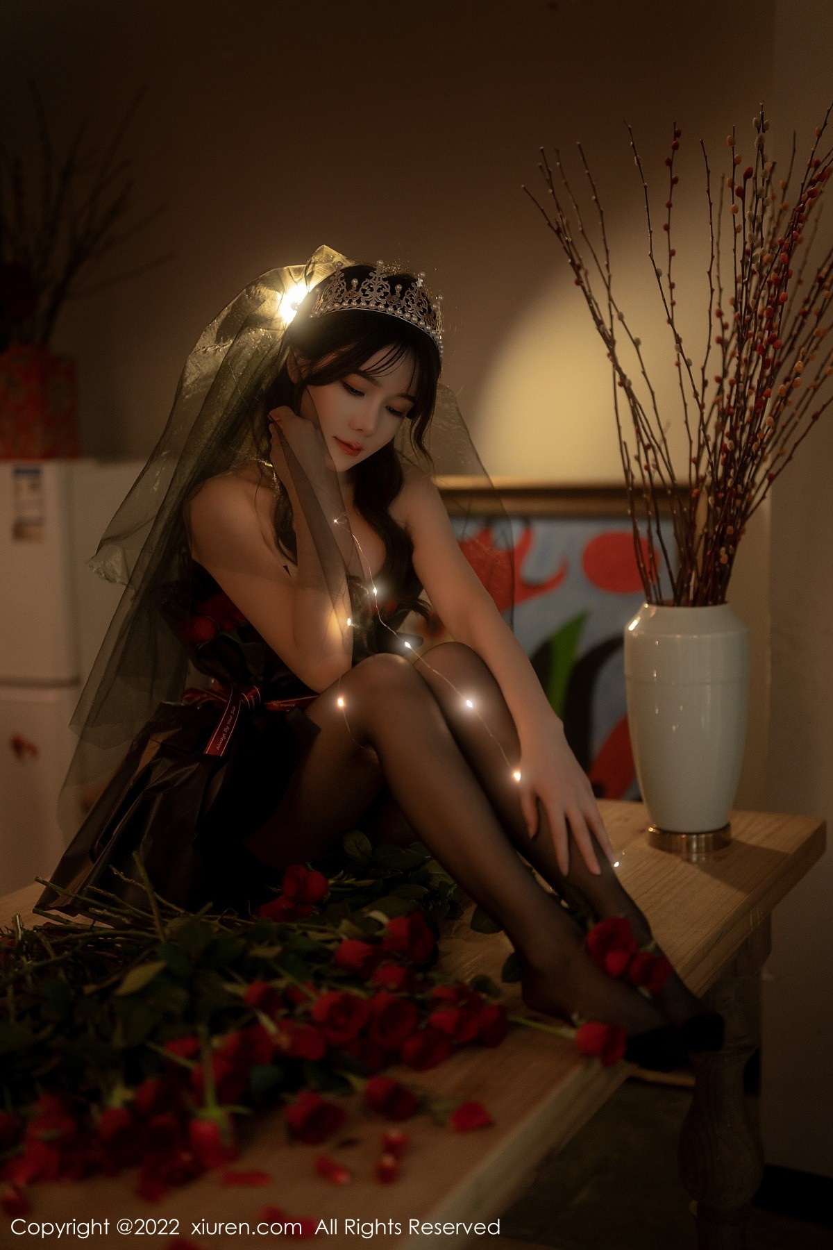 xgyw.top_XiuRen第5552期_模特婠婠么私房性感黑色露肩连衣裙配超薄黑丝秀曼妙身材写真74P