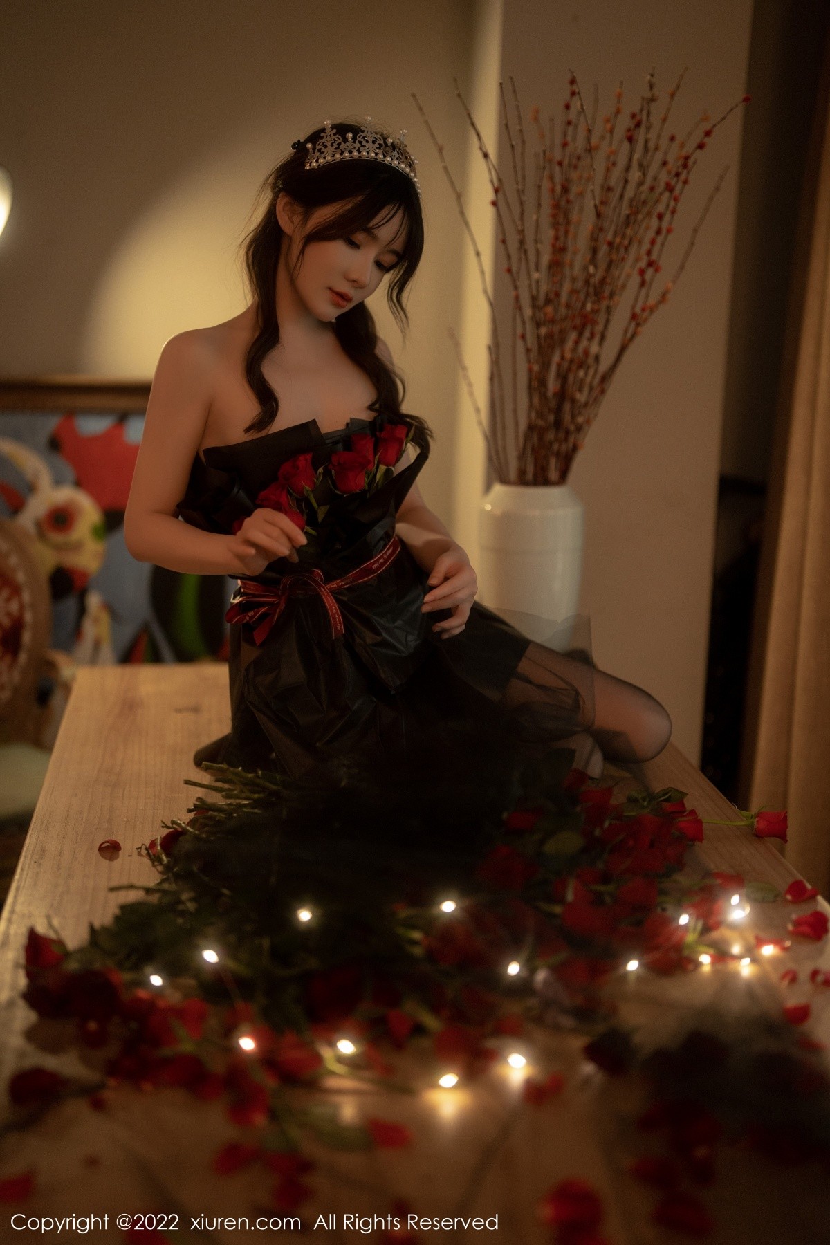 xgyw.top_XiuRen第5552期_模特婠婠么私房性感黑色露肩连衣裙配超薄黑丝秀曼妙身材写真74P